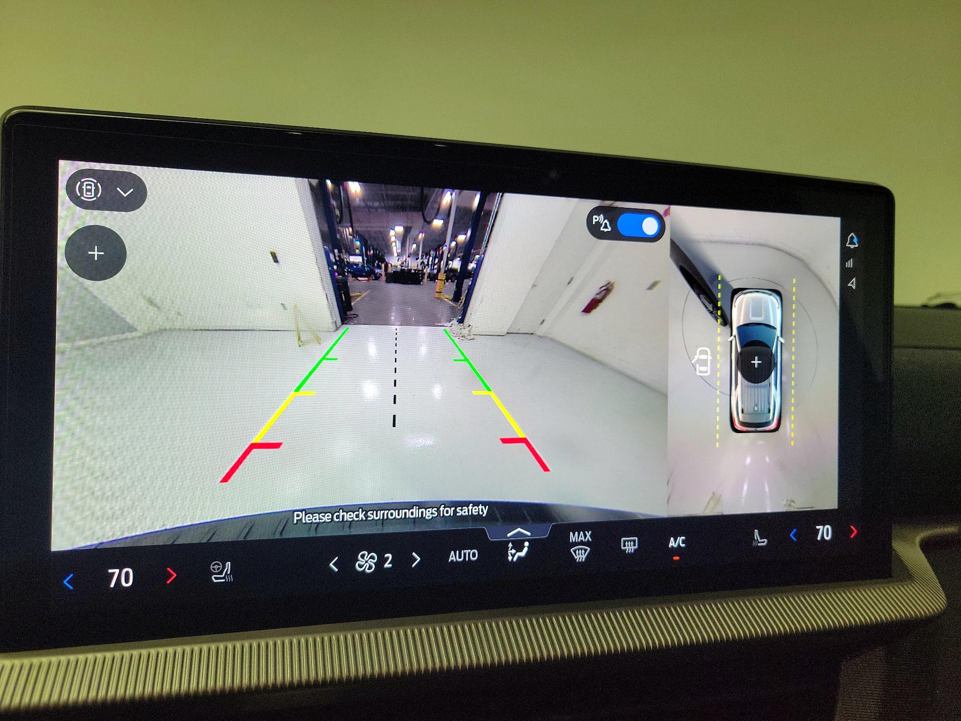 Thumbnail: 2025 Ford Explorer - 15