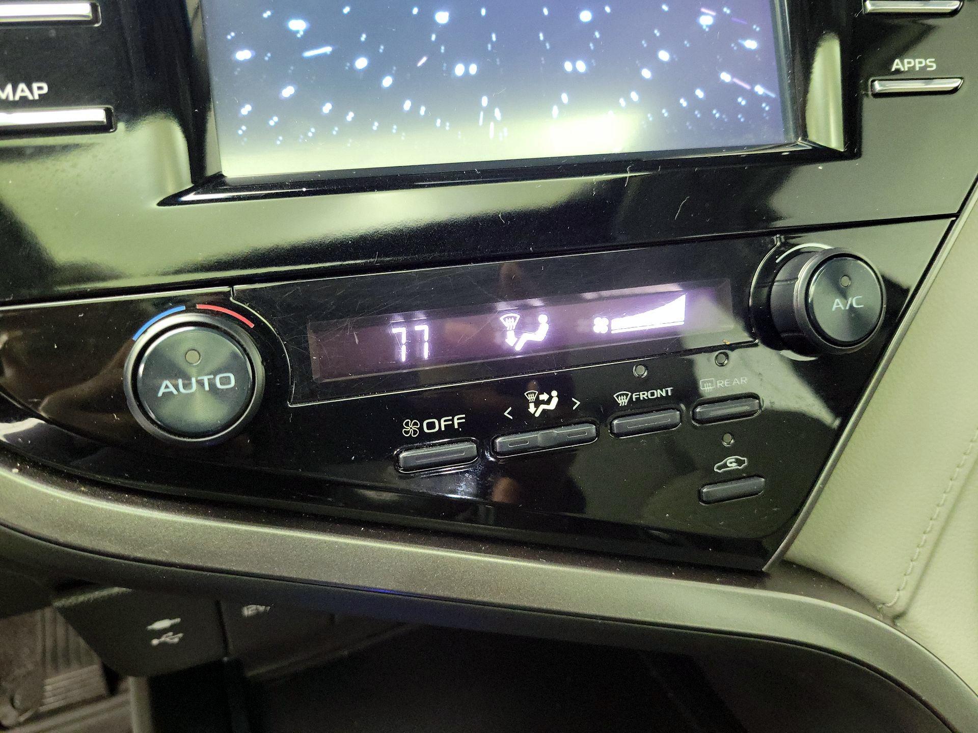 Thumbnail: 2019 Toyota Camry - 16