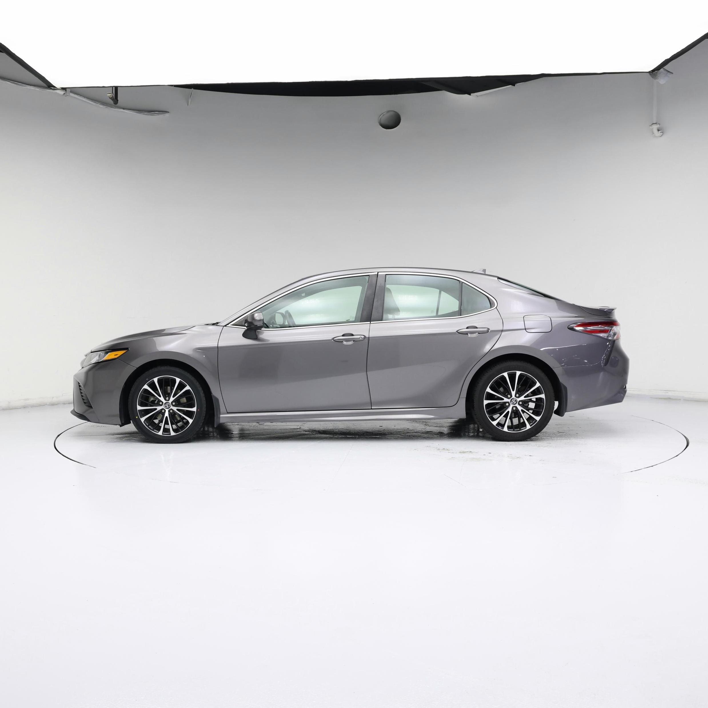 Thumbnail: 2019 Toyota Camry - 3