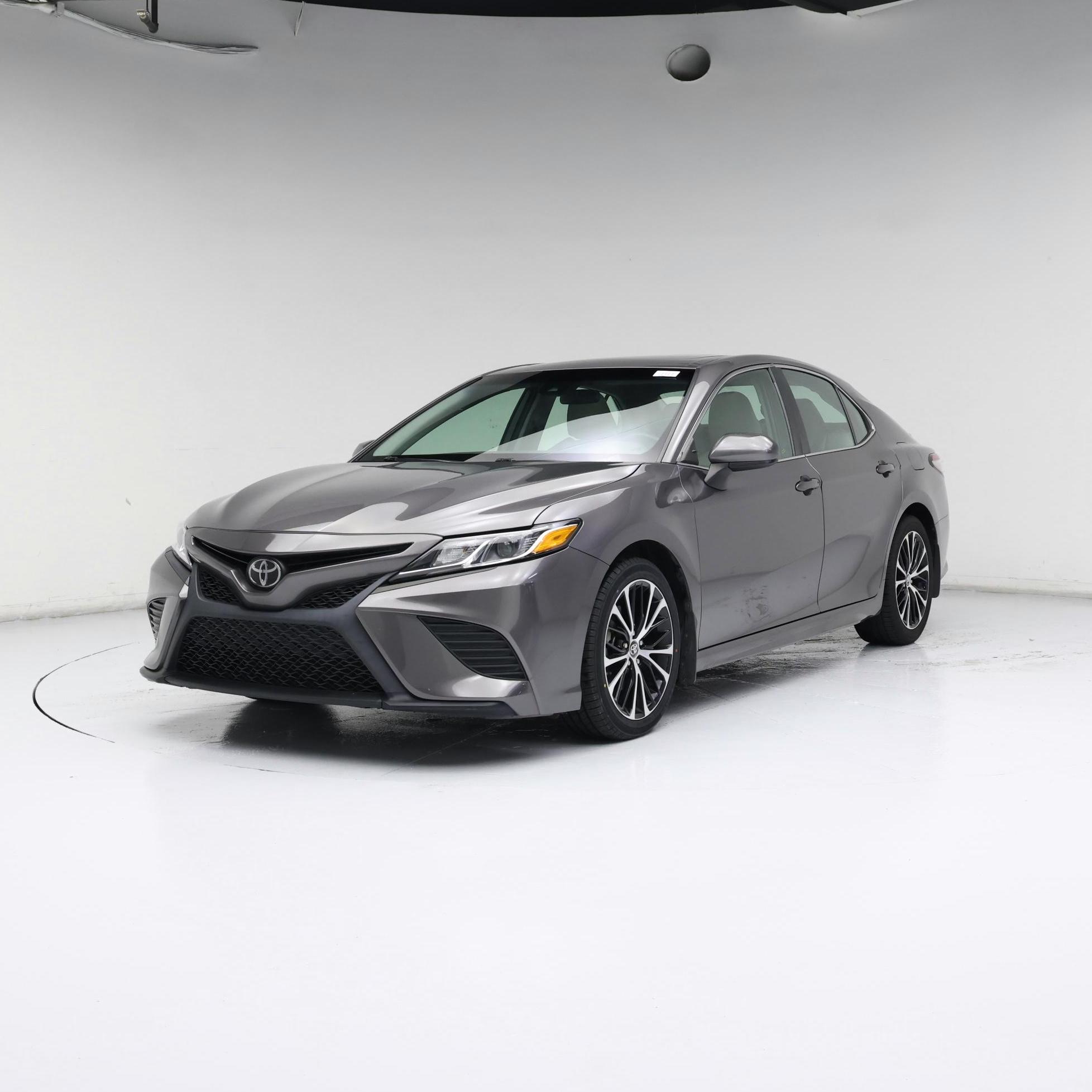 Thumbnail: 2019 Toyota Camry - 4