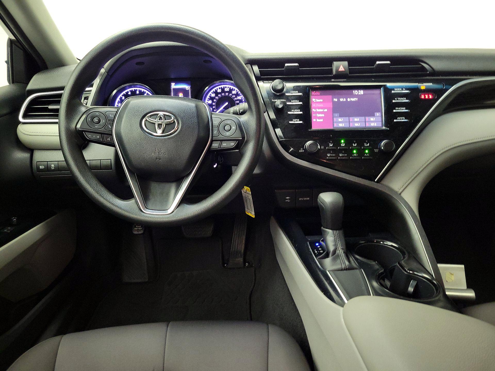 Thumbnail: 2018 Toyota Camry - 10