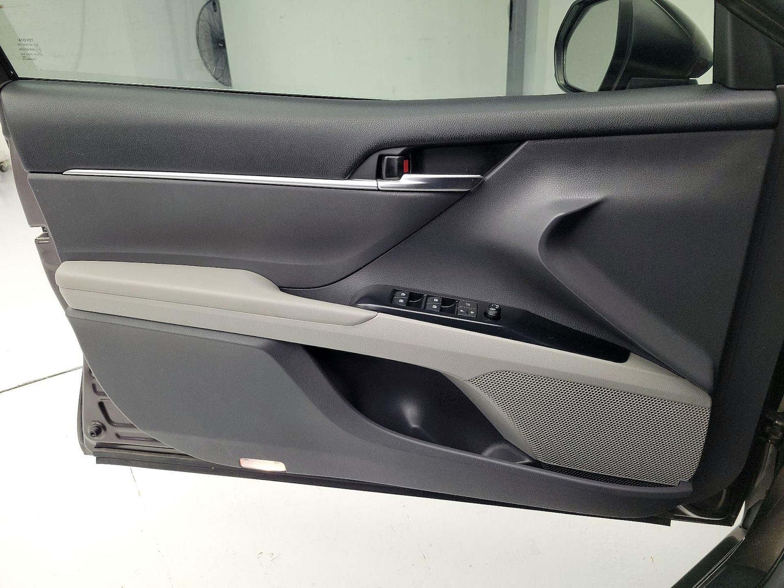 2018 Toyota Camry LE - Photo 13