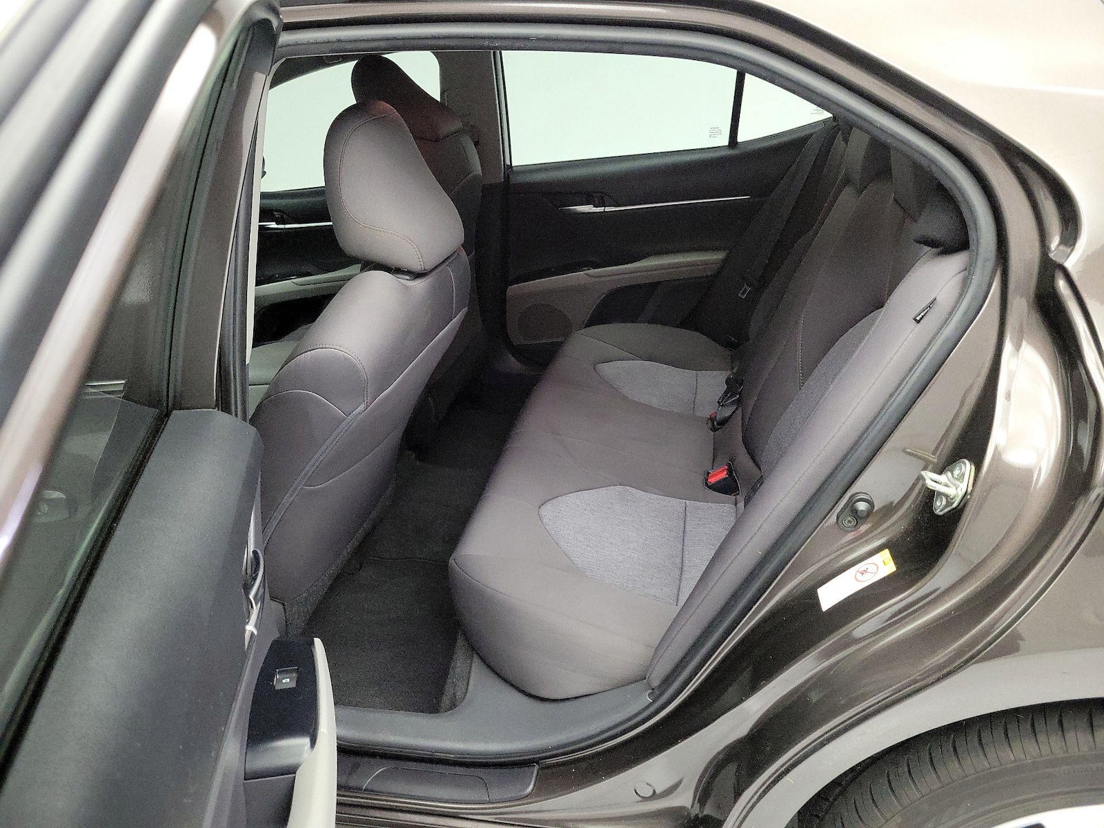 2018 Toyota Camry LE - Photo 20