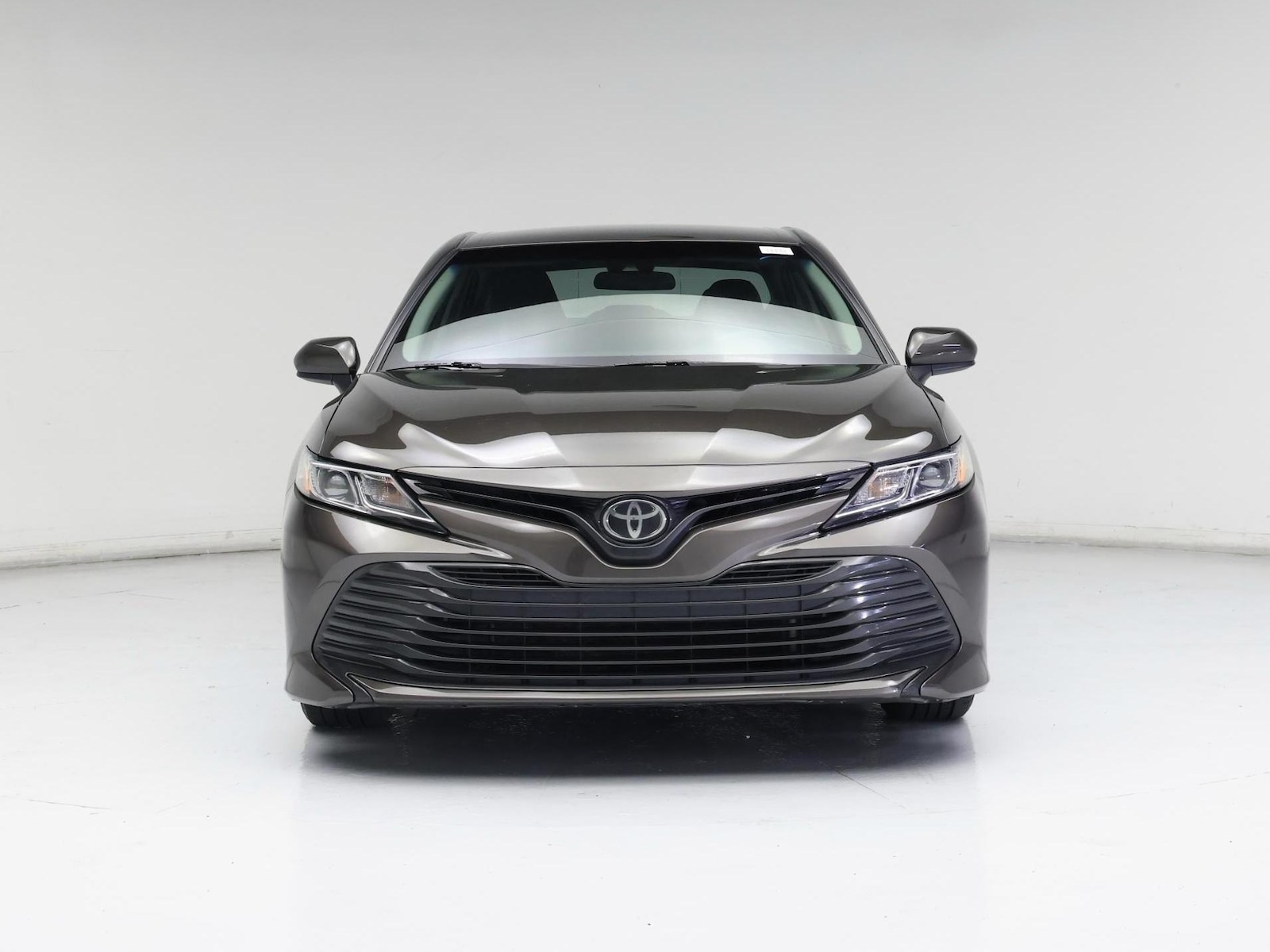 2018 Toyota Camry LE - Photo 6