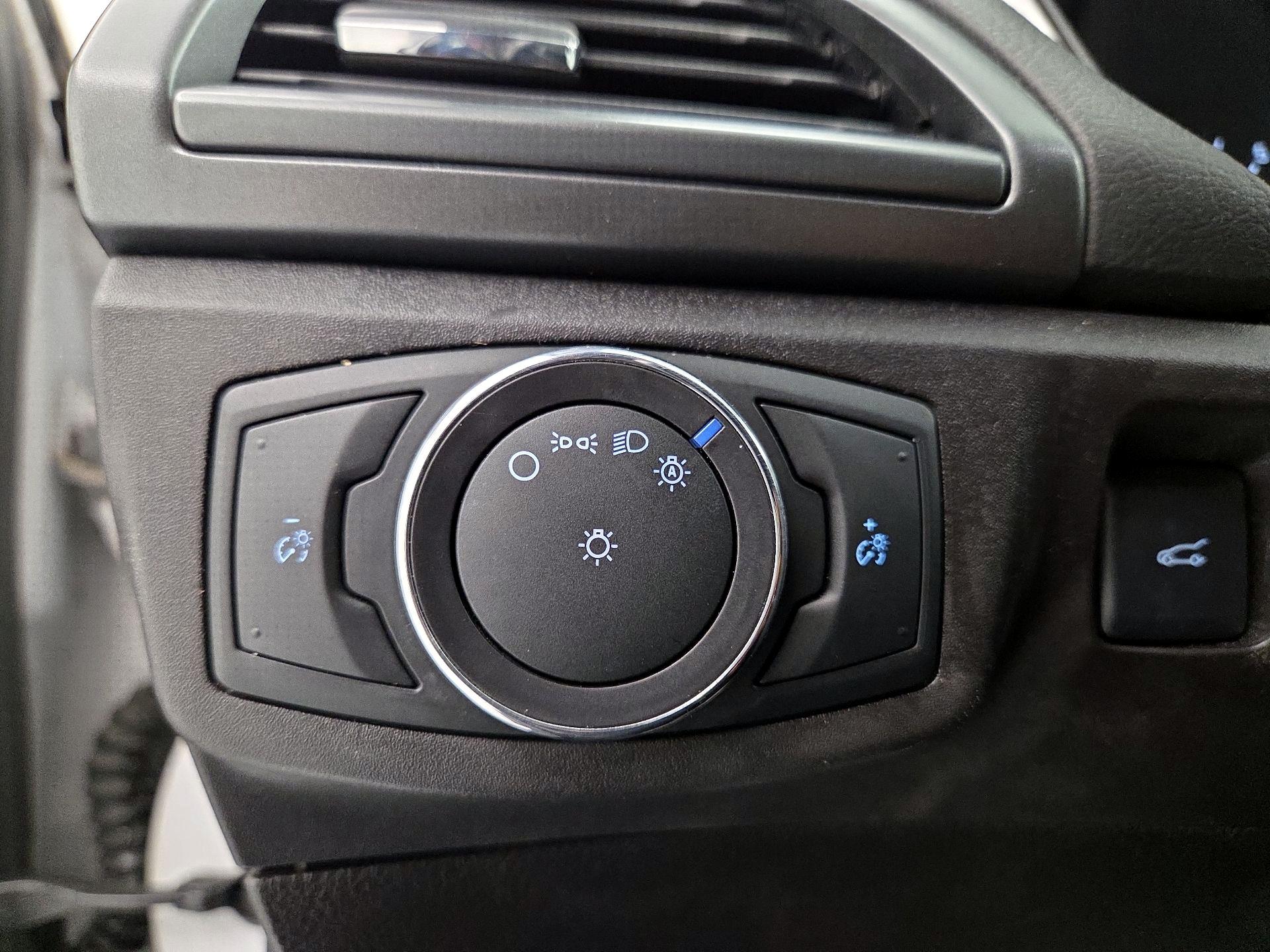 Thumbnail: 2016 Ford Fusion - 13