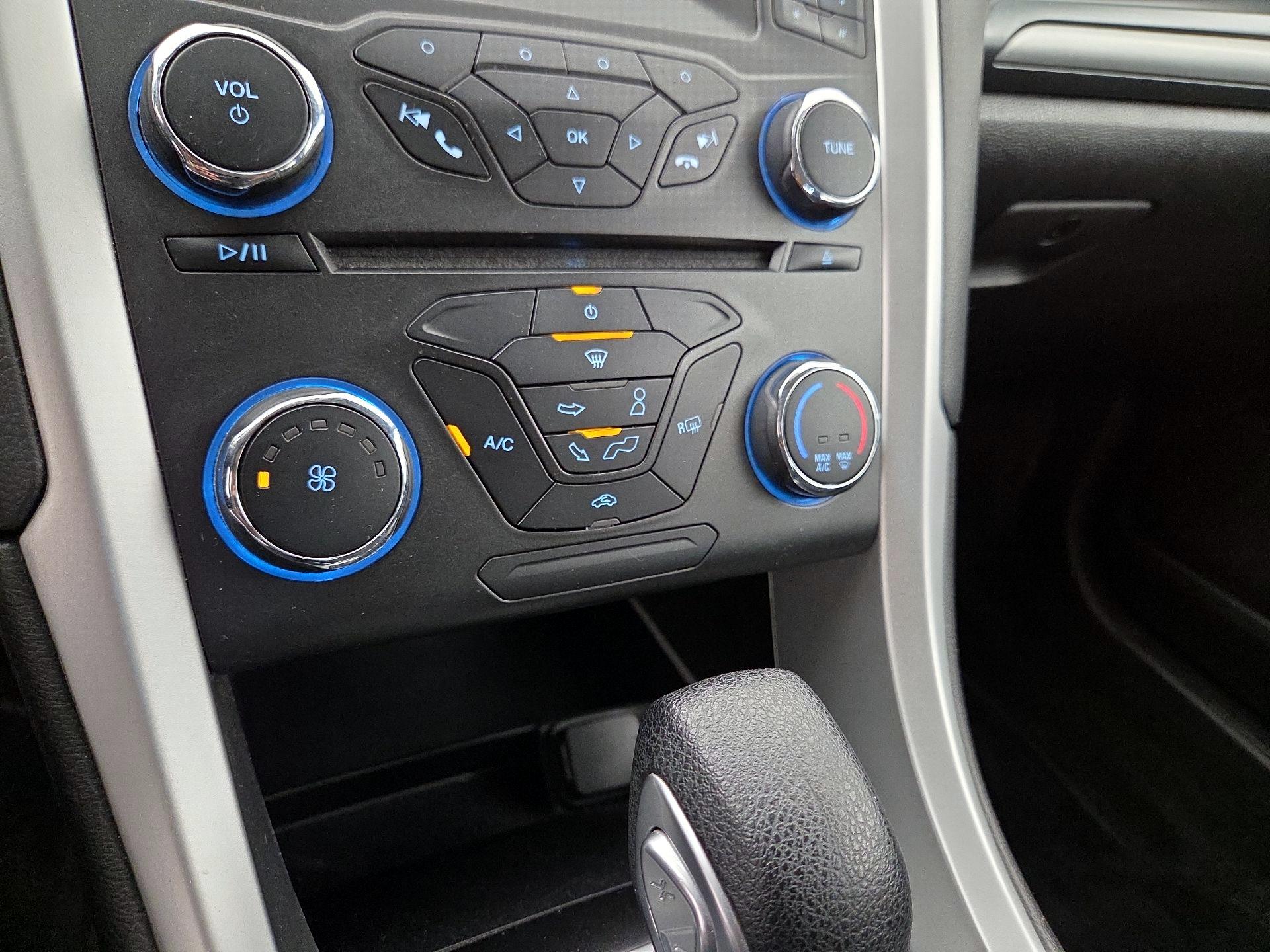 Thumbnail: 2016 Ford Fusion - 16