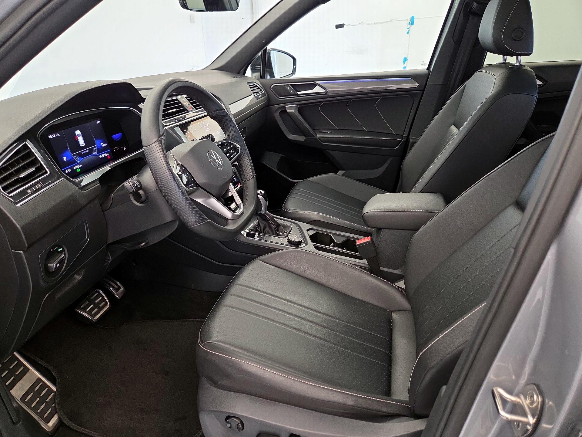 Thumbnail: 2022 Volkswagen Tiguan - 11