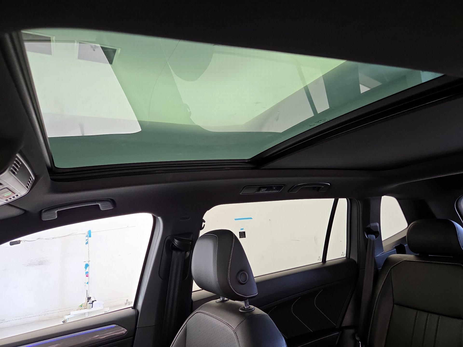 Thumbnail: 2022 Volkswagen Tiguan - 19