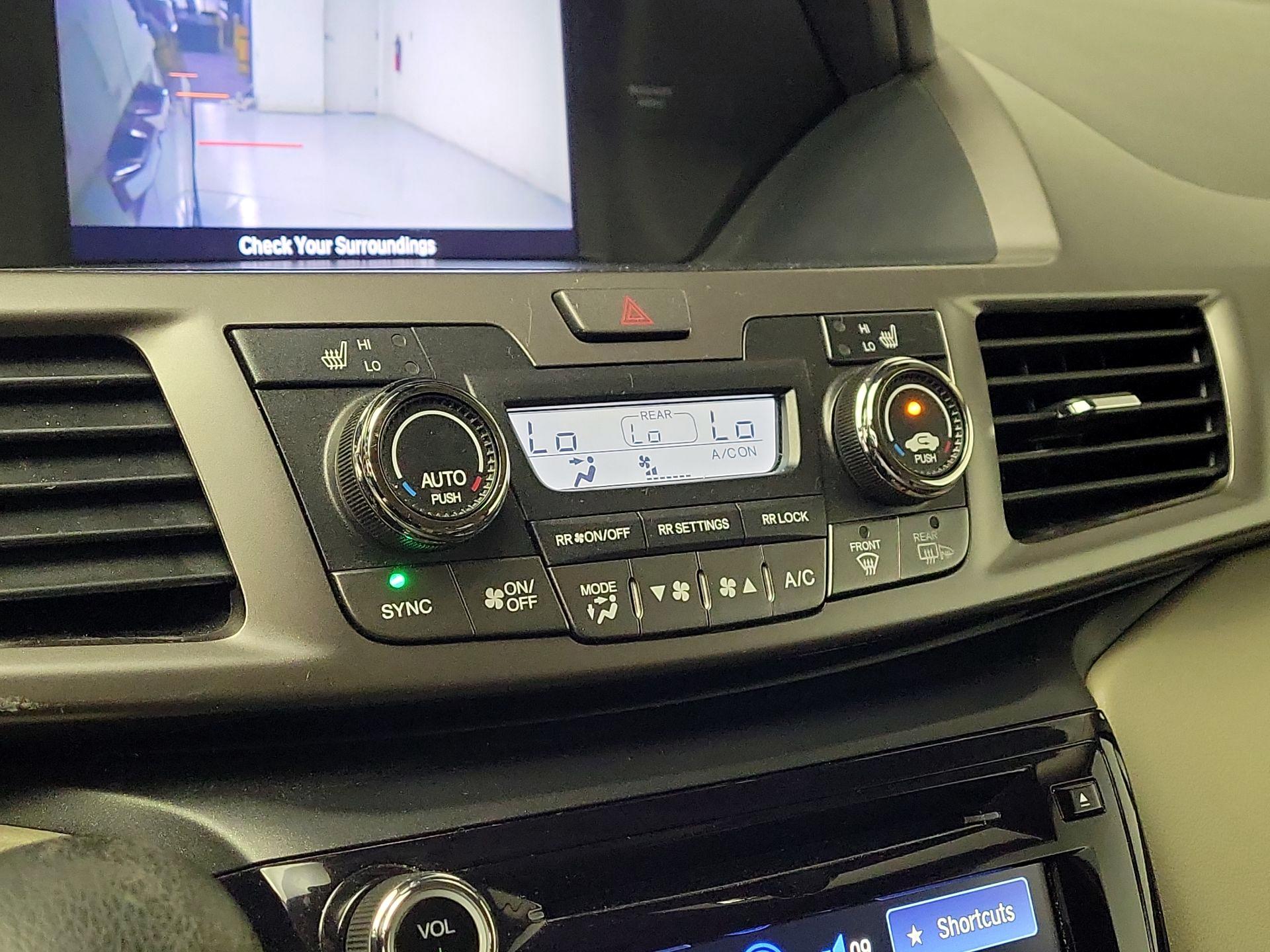 Thumbnail: 2017 Honda Odyssey - 16