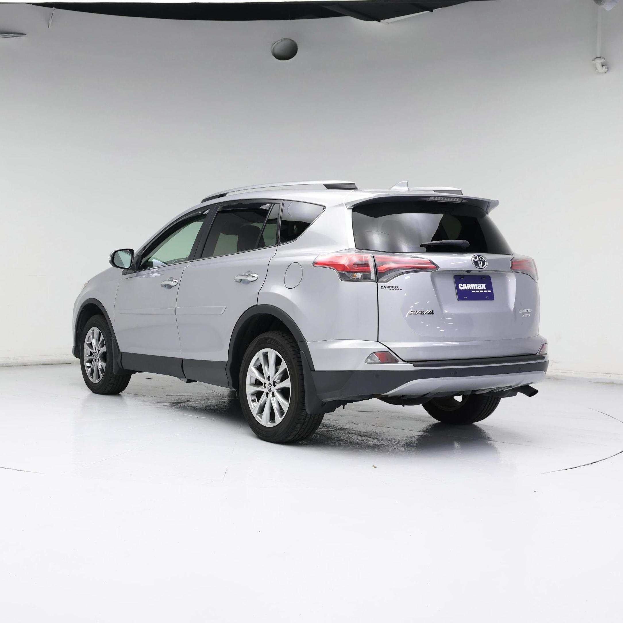 Thumbnail: 2017 Toyota RAV4 - 2