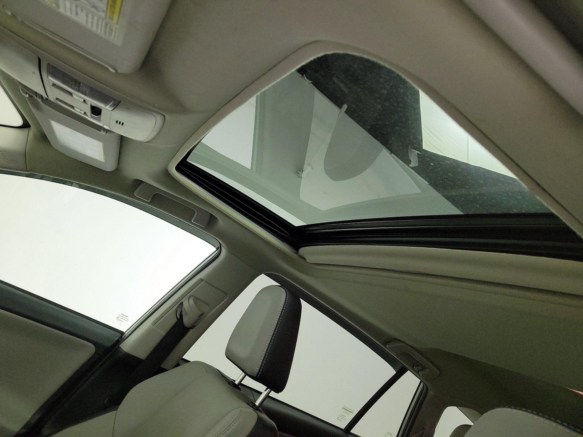 Thumbnail: 2017 Toyota RAV4 - 19