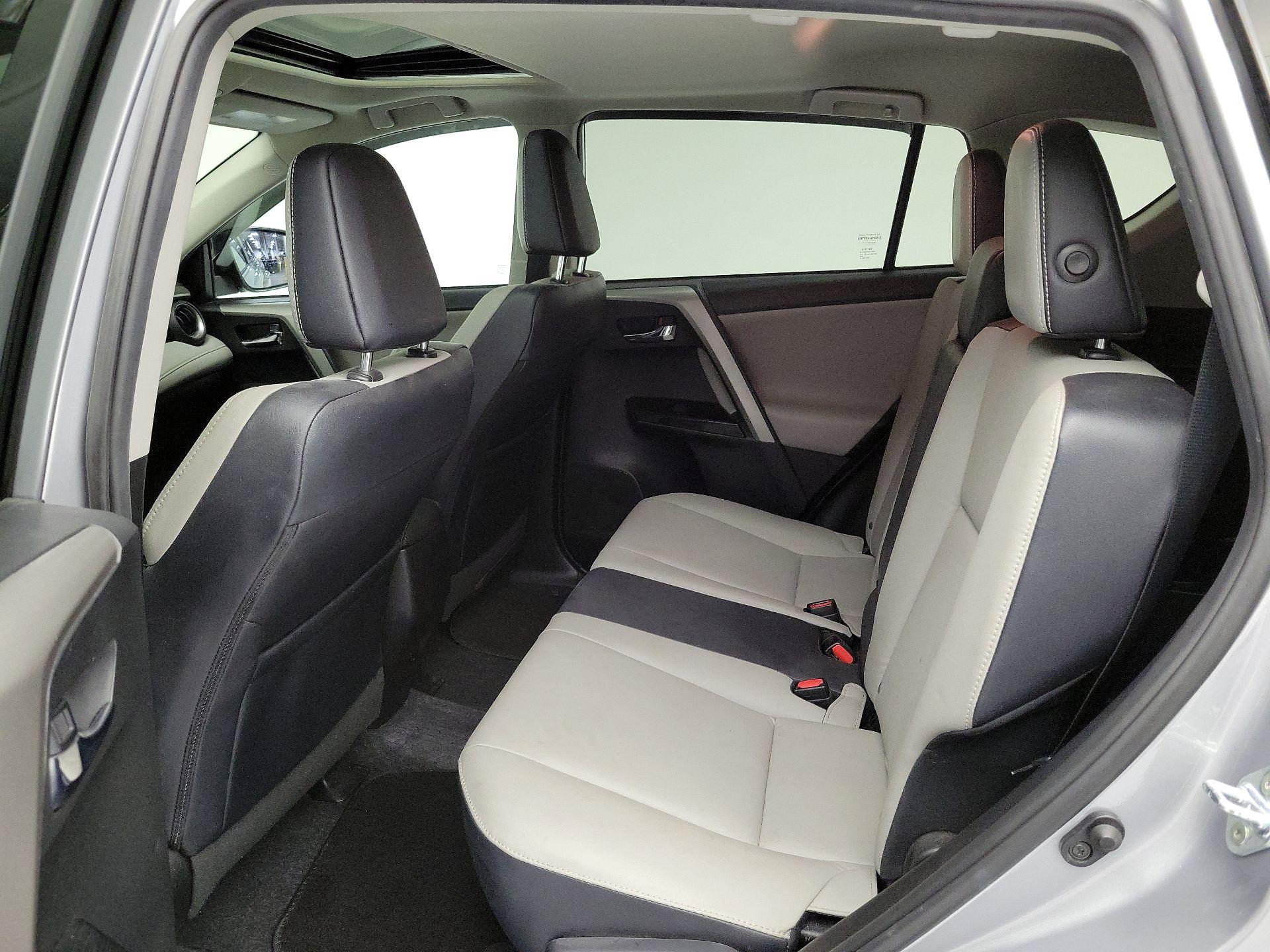 Thumbnail: 2017 Toyota RAV4 - 20