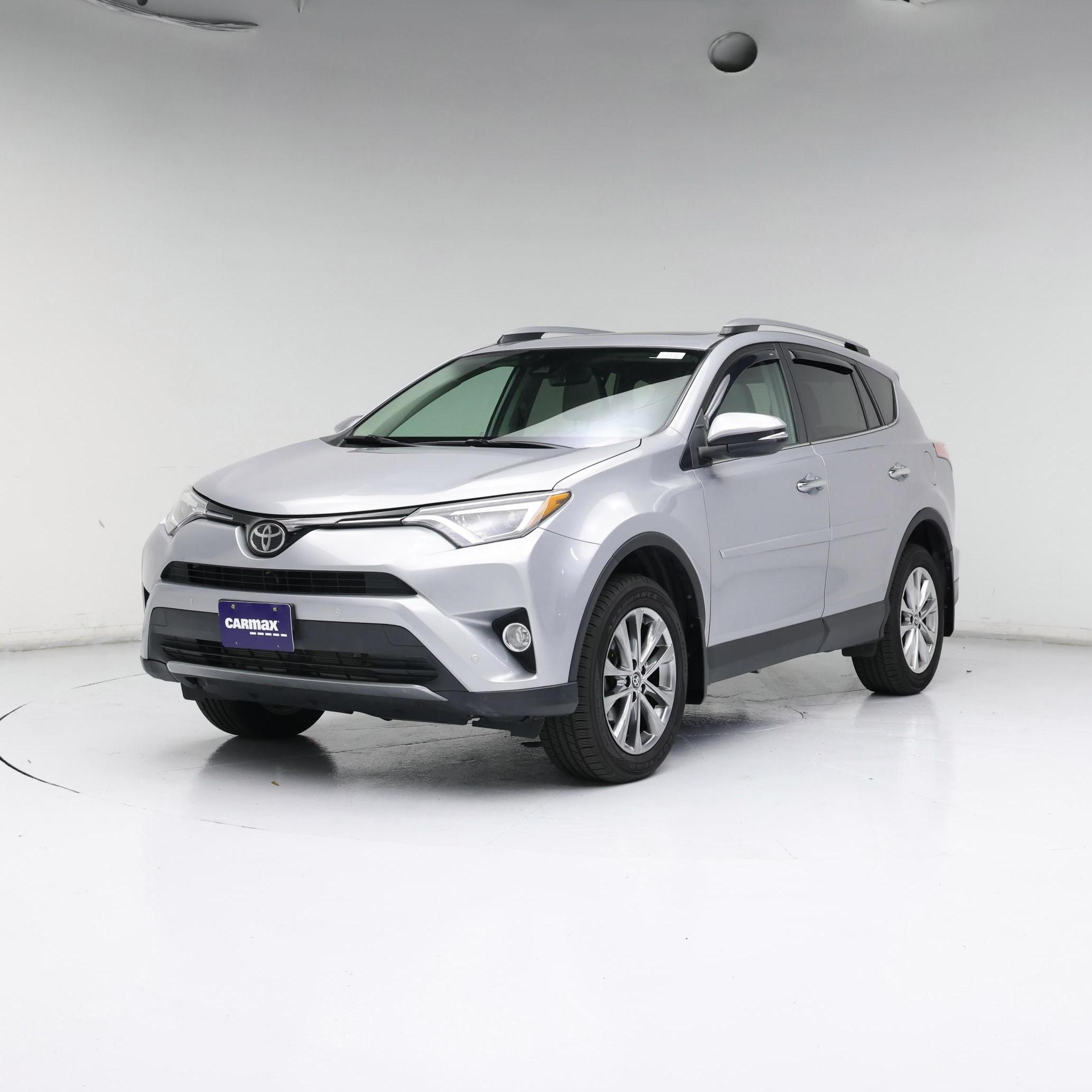 Thumbnail: 2017 Toyota RAV4 - 4