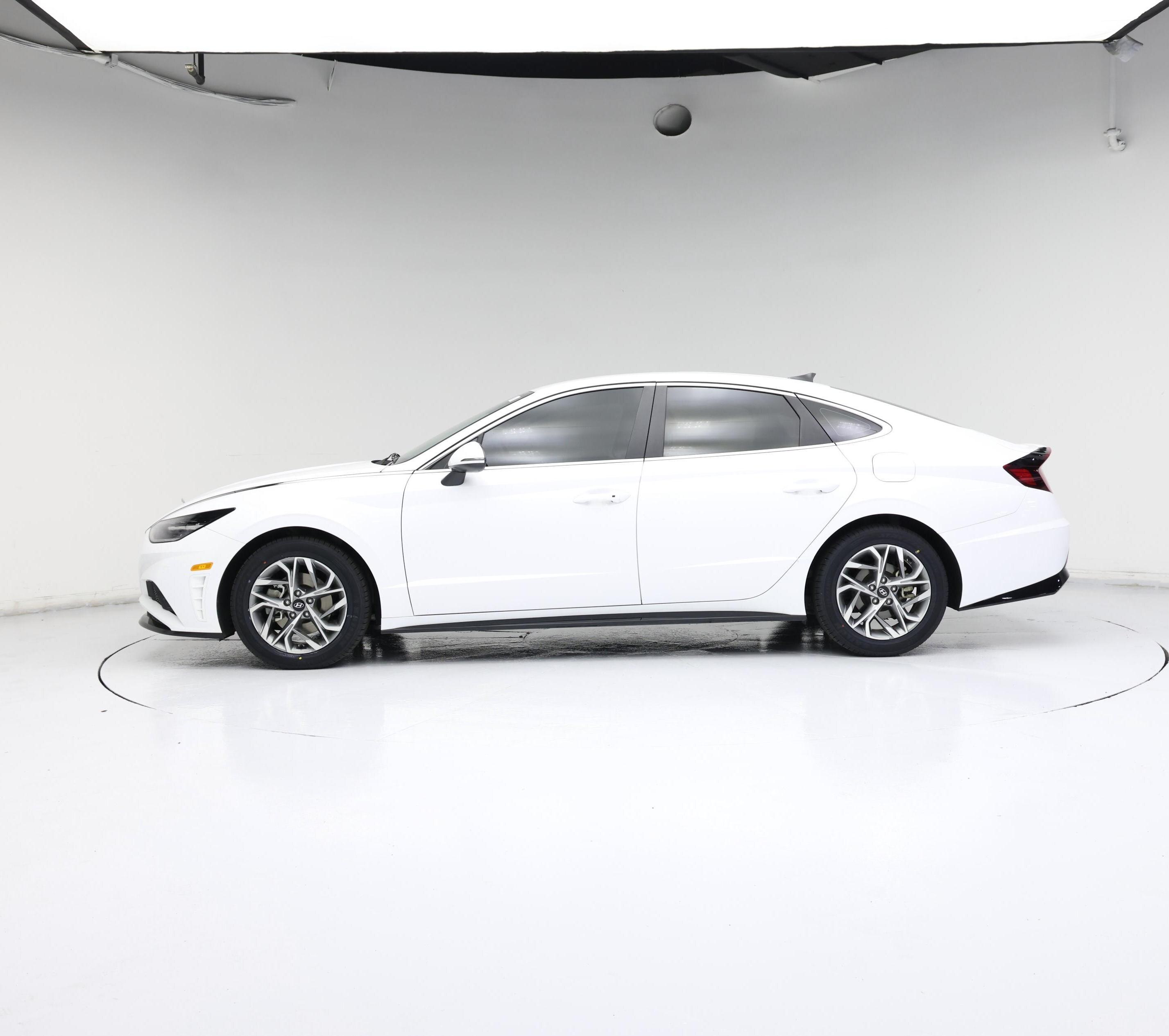 Thumbnail: 2023 Hyundai Sonata - 3