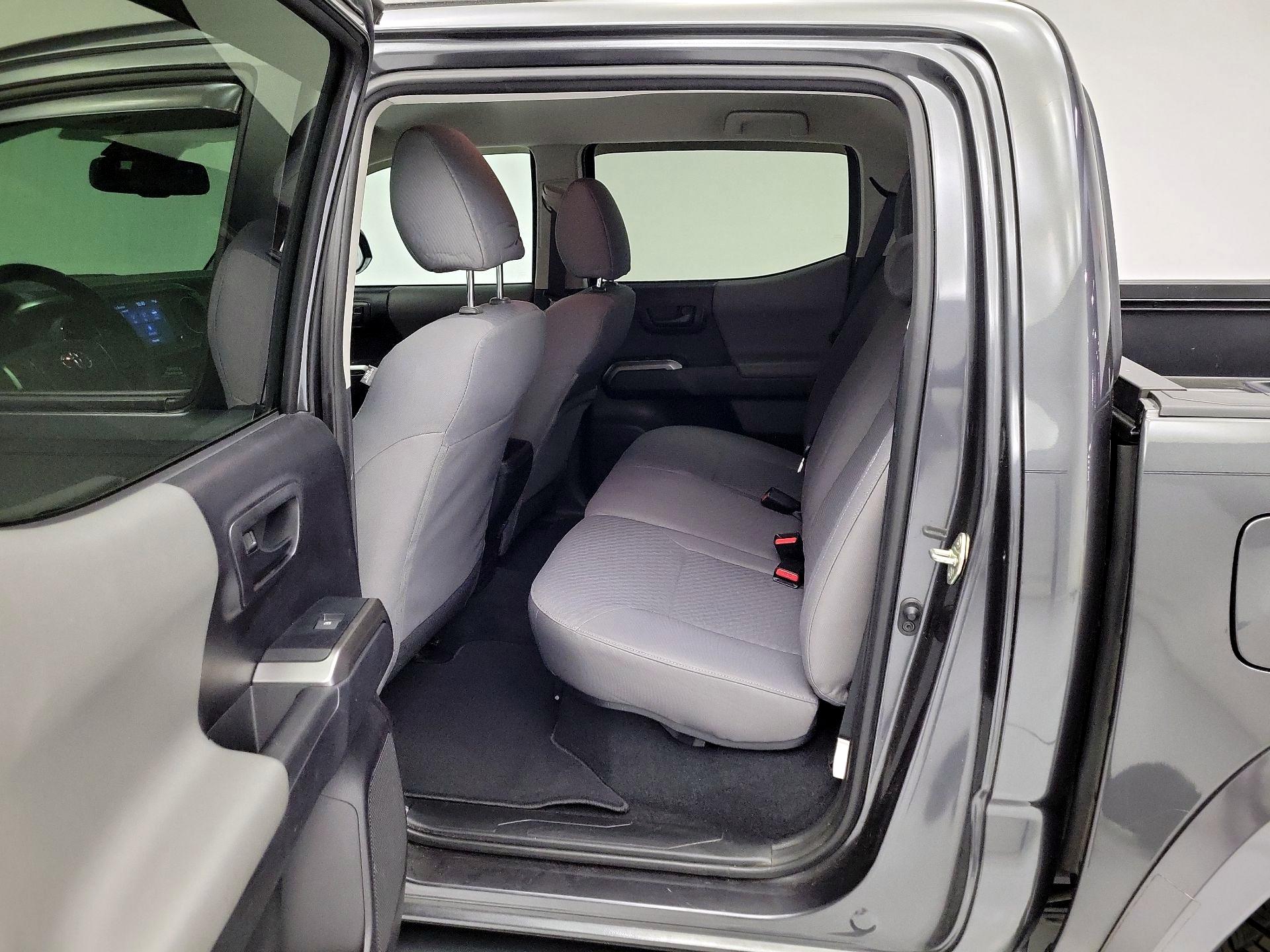 Thumbnail: 2020 Toyota Tacoma - 18