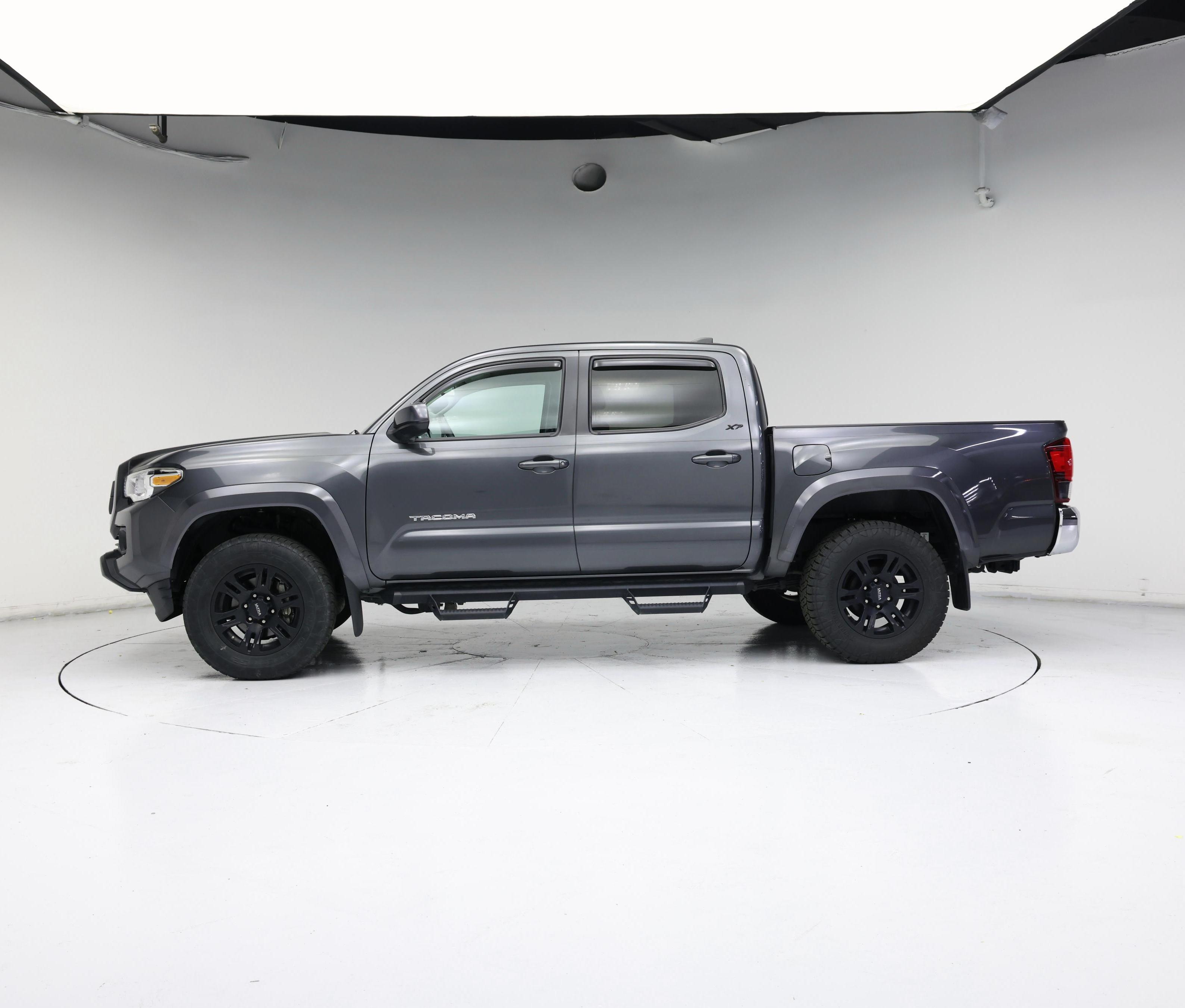 Thumbnail: 2020 Toyota Tacoma - 3