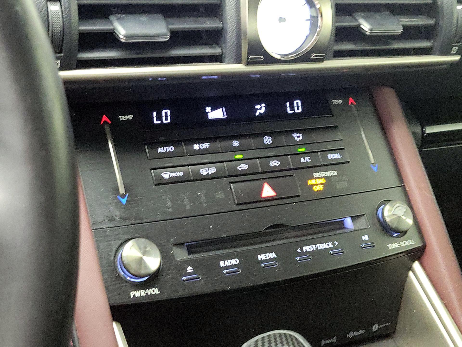 Thumbnail: 2018 Lexus IS - 16