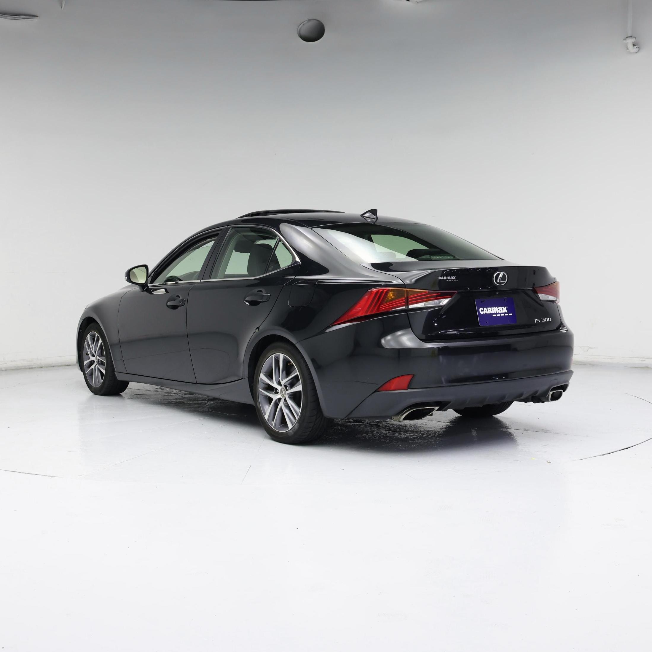 Thumbnail: 2018 Lexus IS - 2