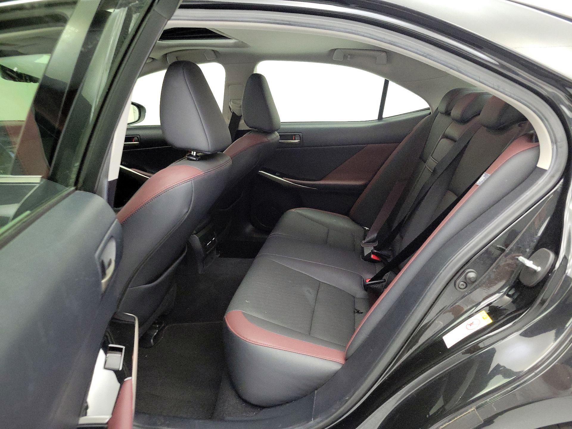 Thumbnail: 2018 Lexus IS - 20