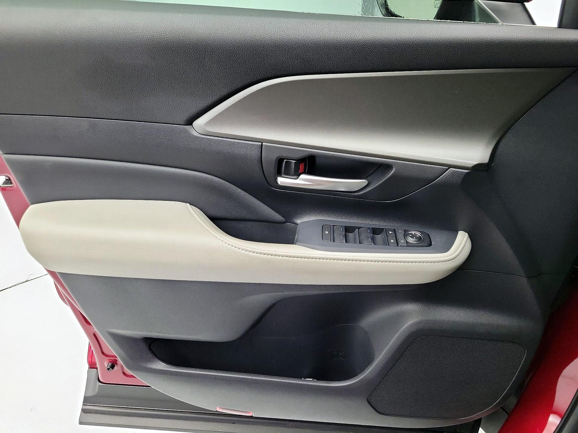 Thumbnail: 2025 Toyota Grand Highlander - 12