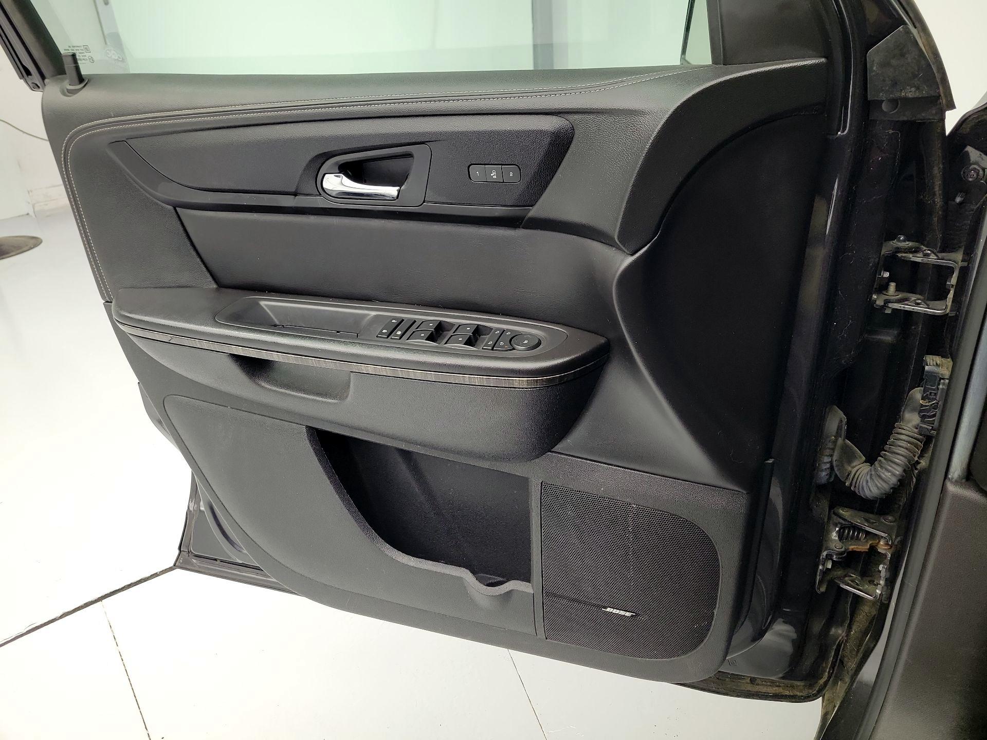 Thumbnail: 2015 GMC Acadia - 12