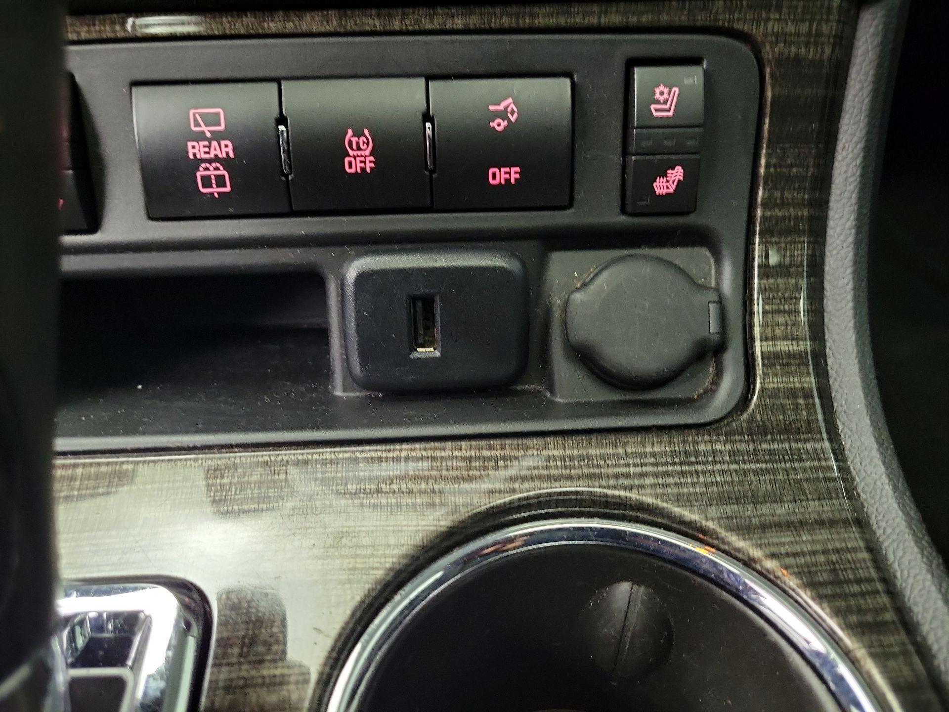 Thumbnail: 2015 GMC Acadia - 19