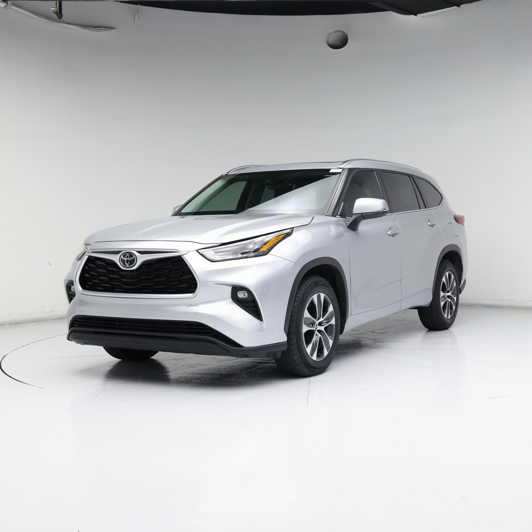 Thumbnail: 2021 Toyota Highlander - 4