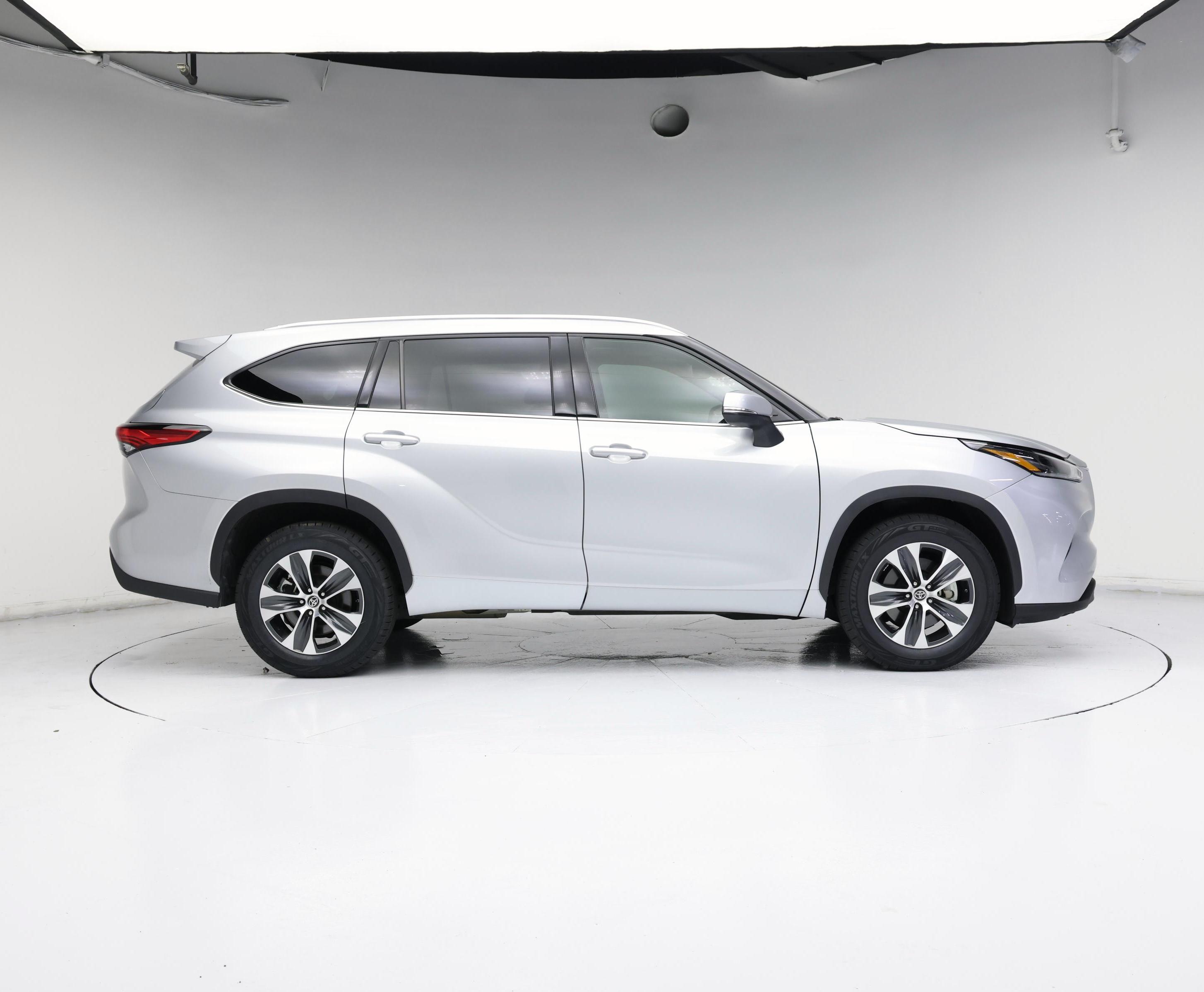 Thumbnail: 2021 Toyota Highlander - 7