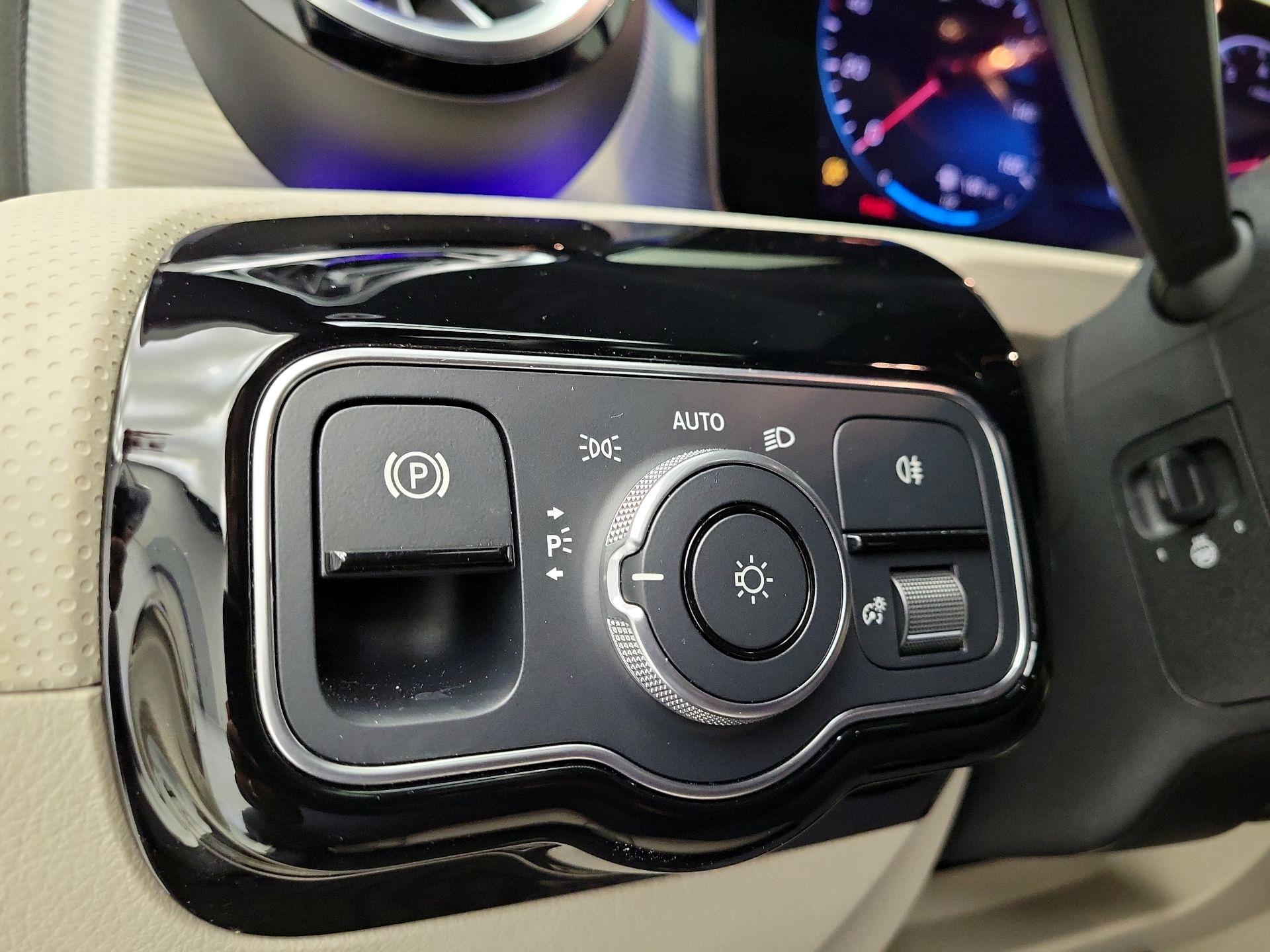 Thumbnail: 2022 Mercedes-Benz A-Class - 13