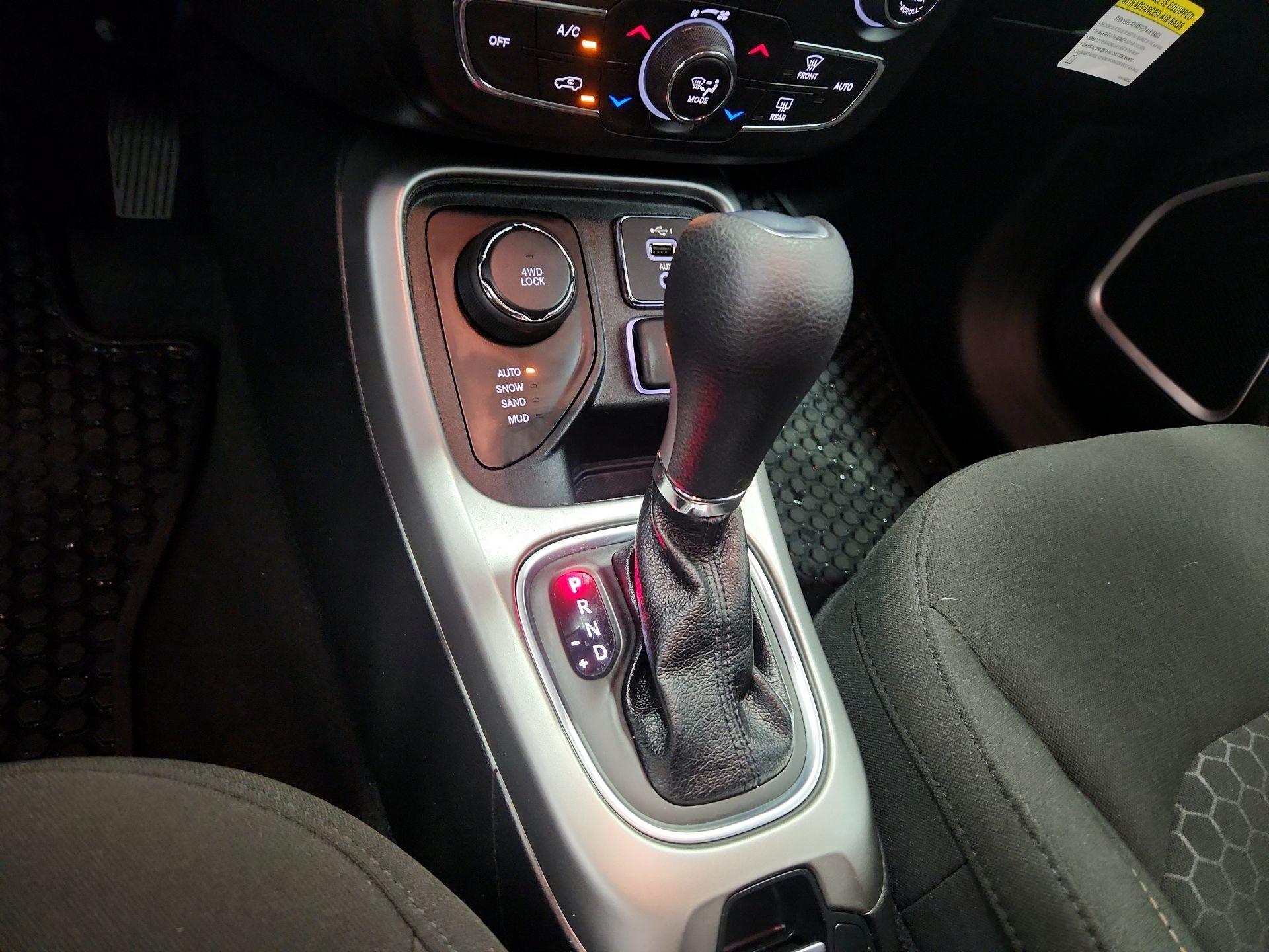 Thumbnail: 2020 Jeep Compass - 17