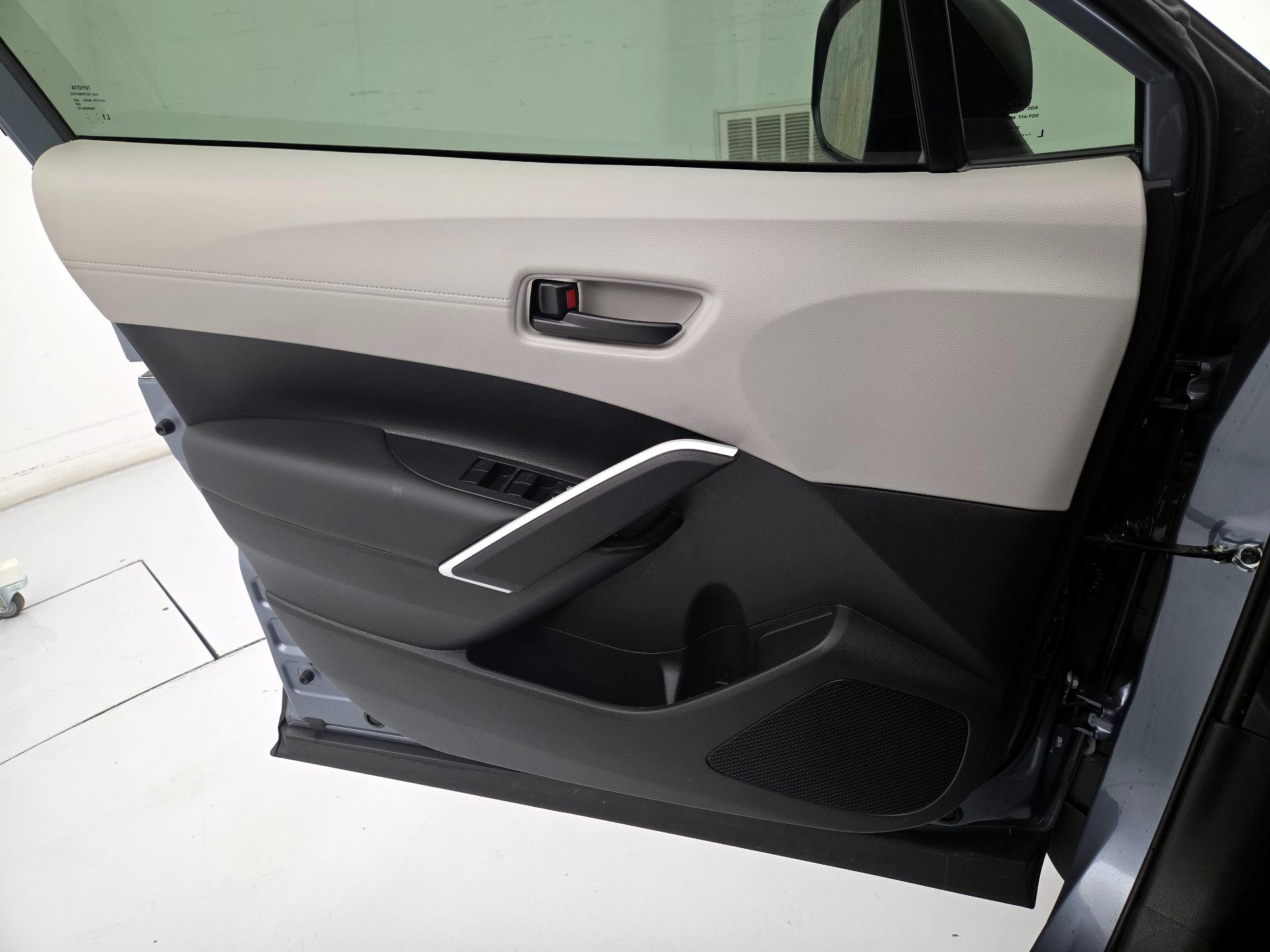 Thumbnail: 2025 Toyota Corolla Cross - 12