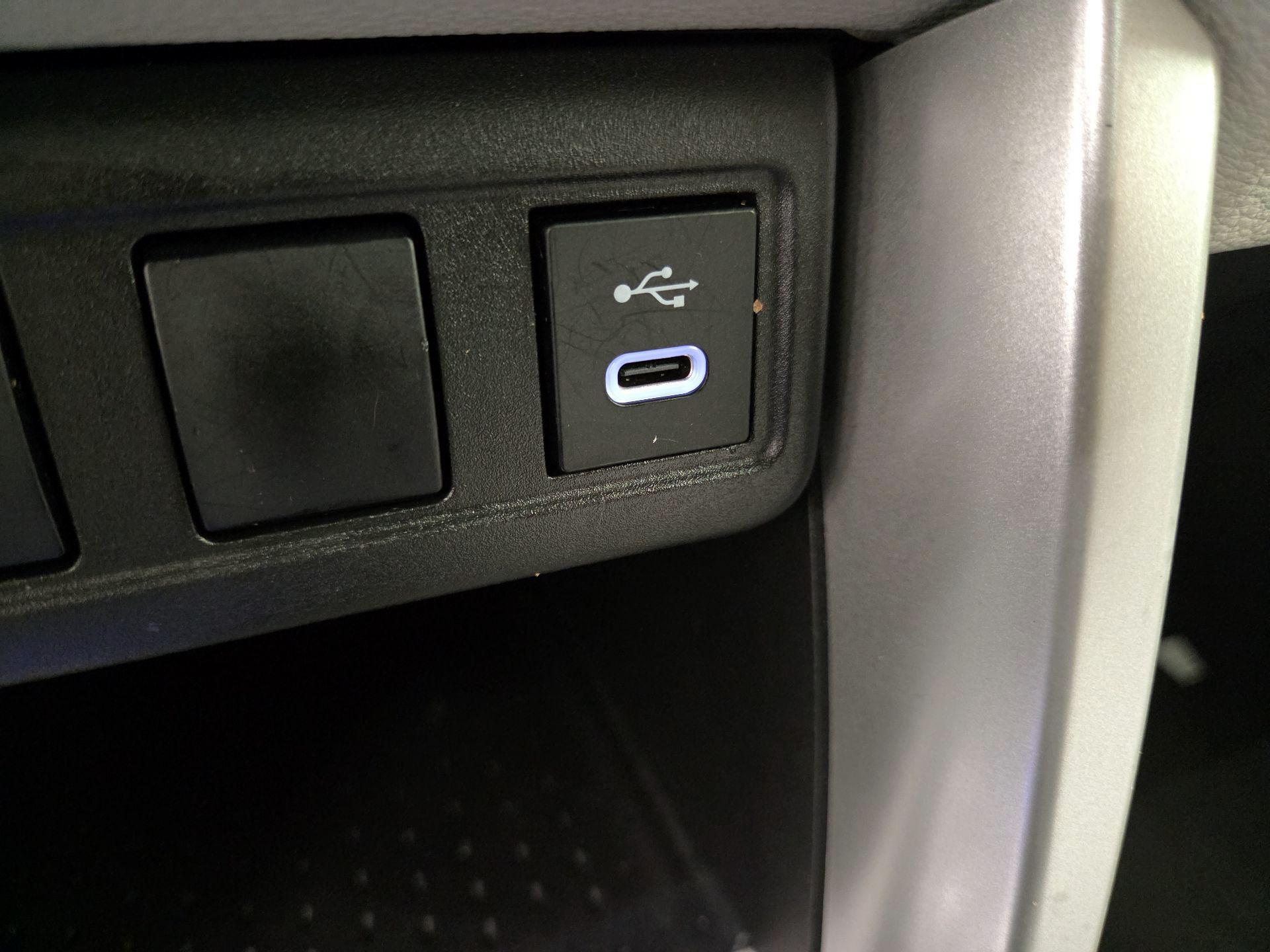 Thumbnail: 2025 Toyota Corolla Cross - 18