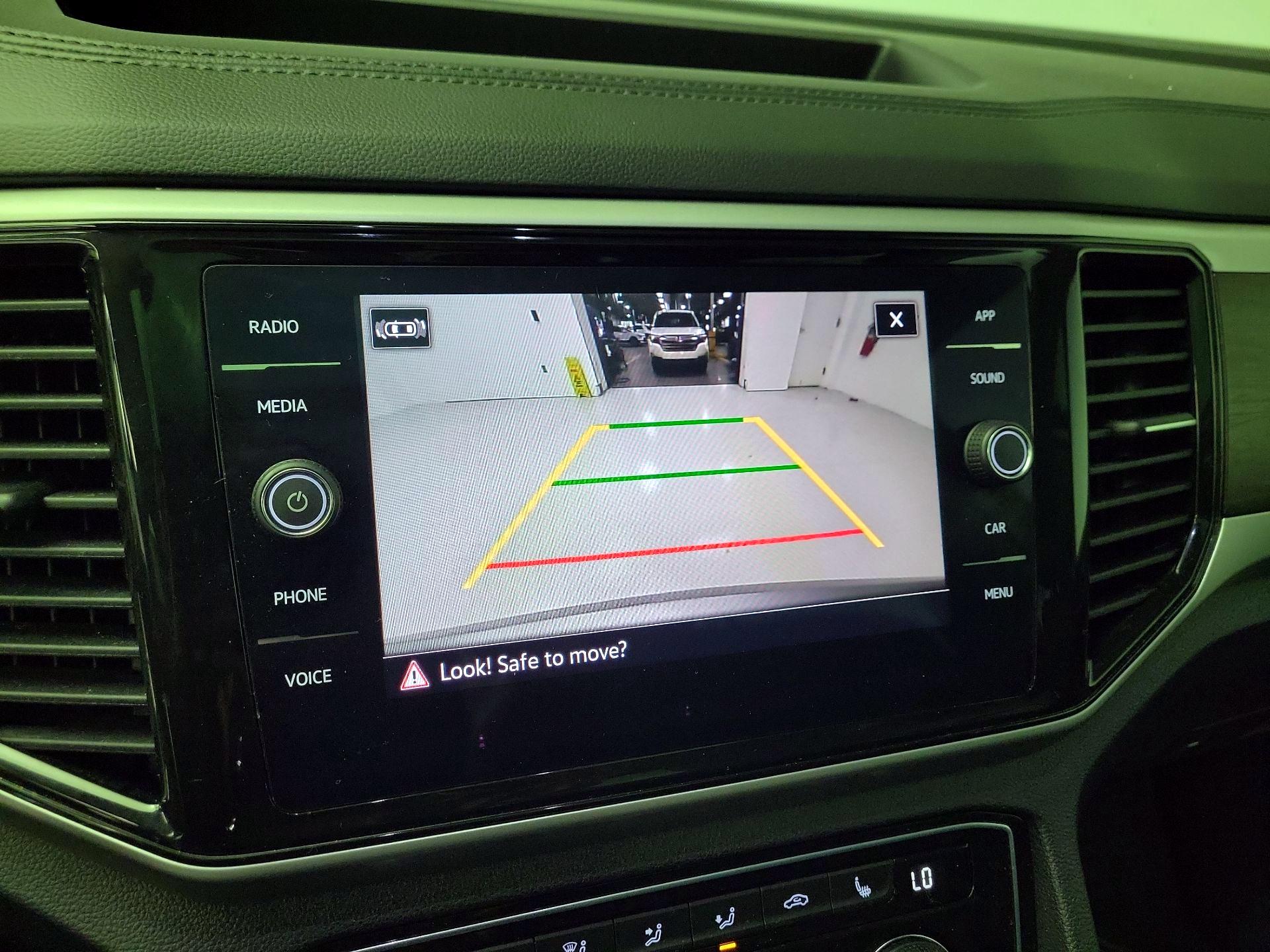 Thumbnail: 2023 Volkswagen Atlas - 14