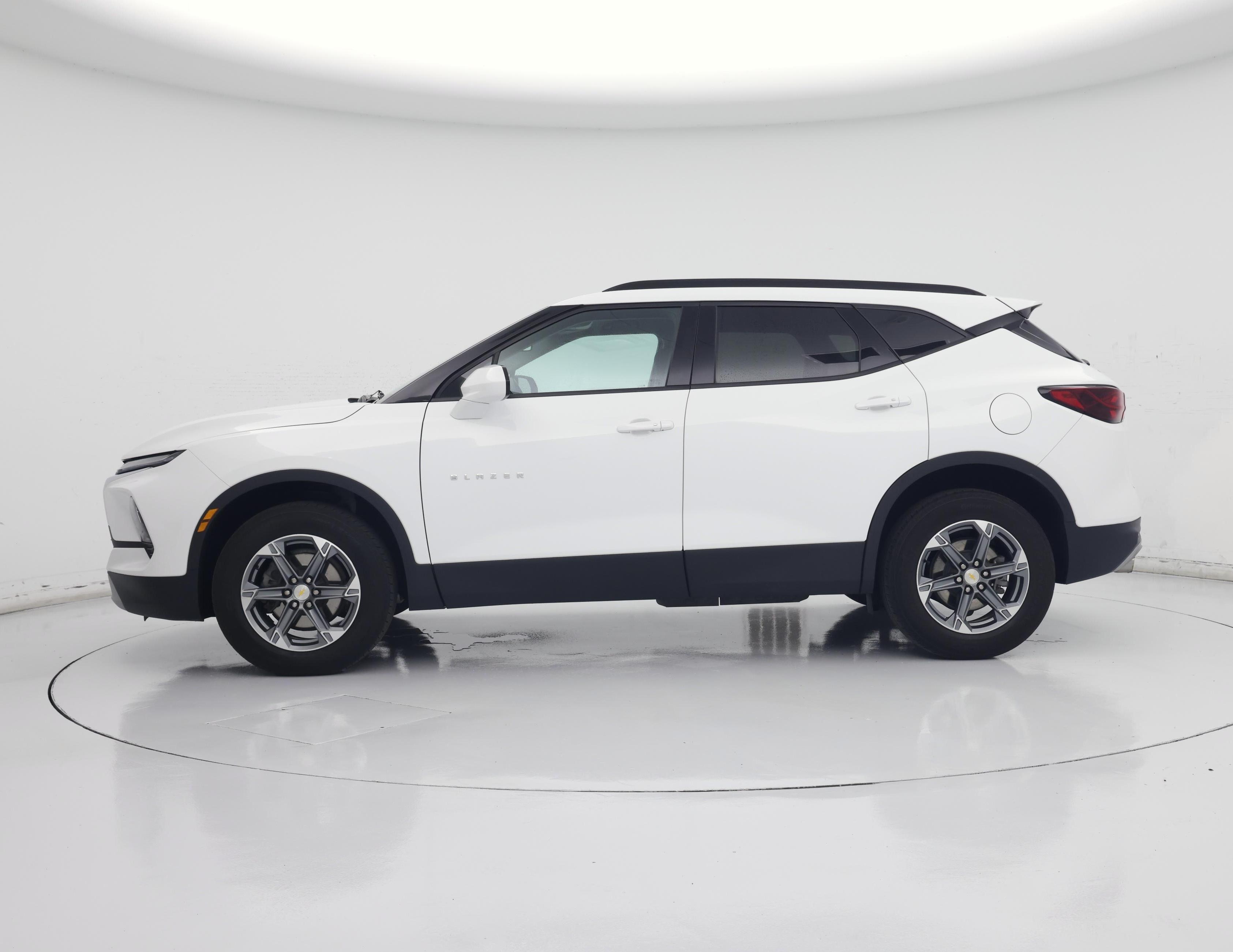 Thumbnail: 2023 Chevrolet Blazer - 3