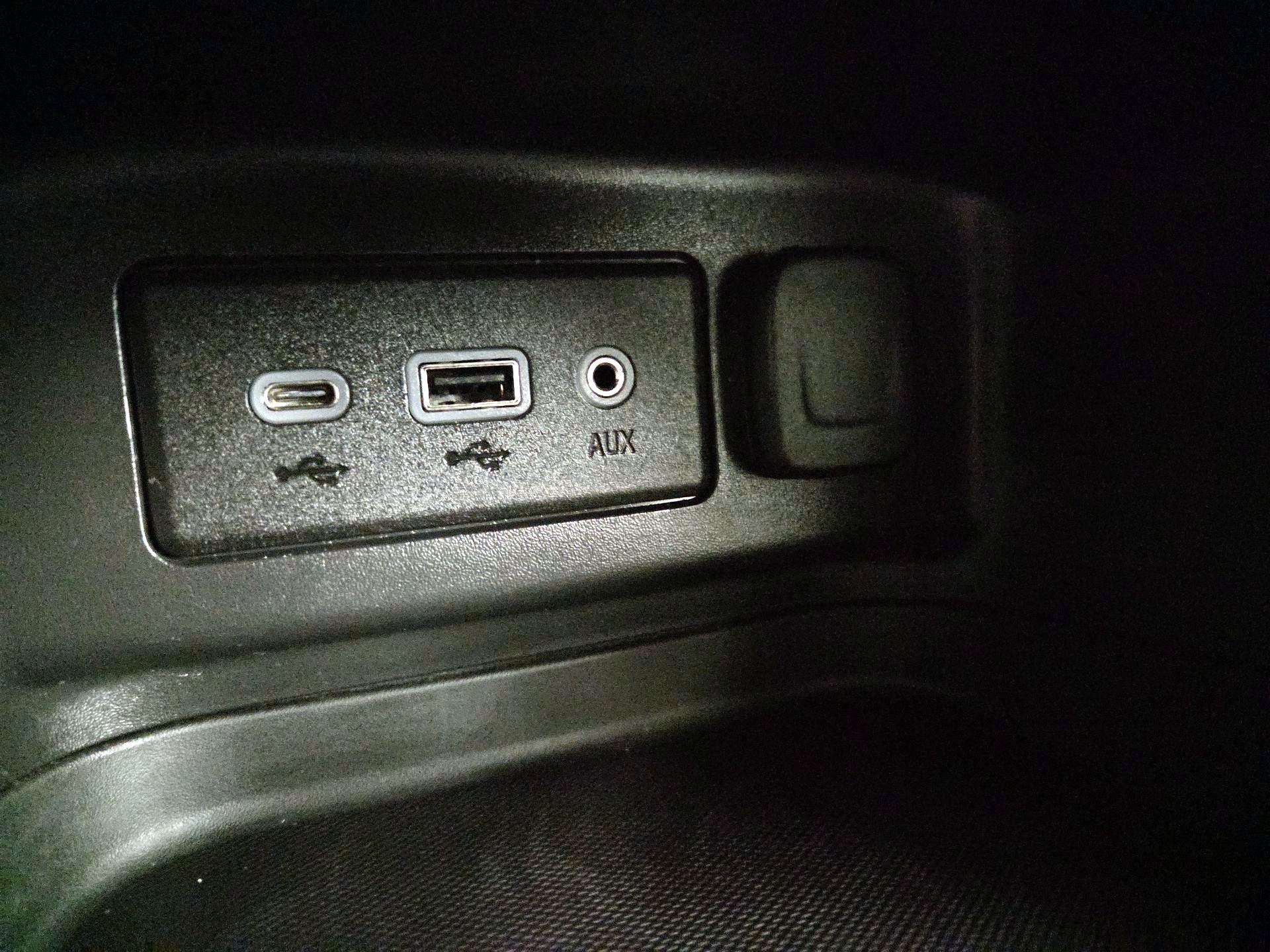 Thumbnail: 2023 Chevrolet Equinox - 18