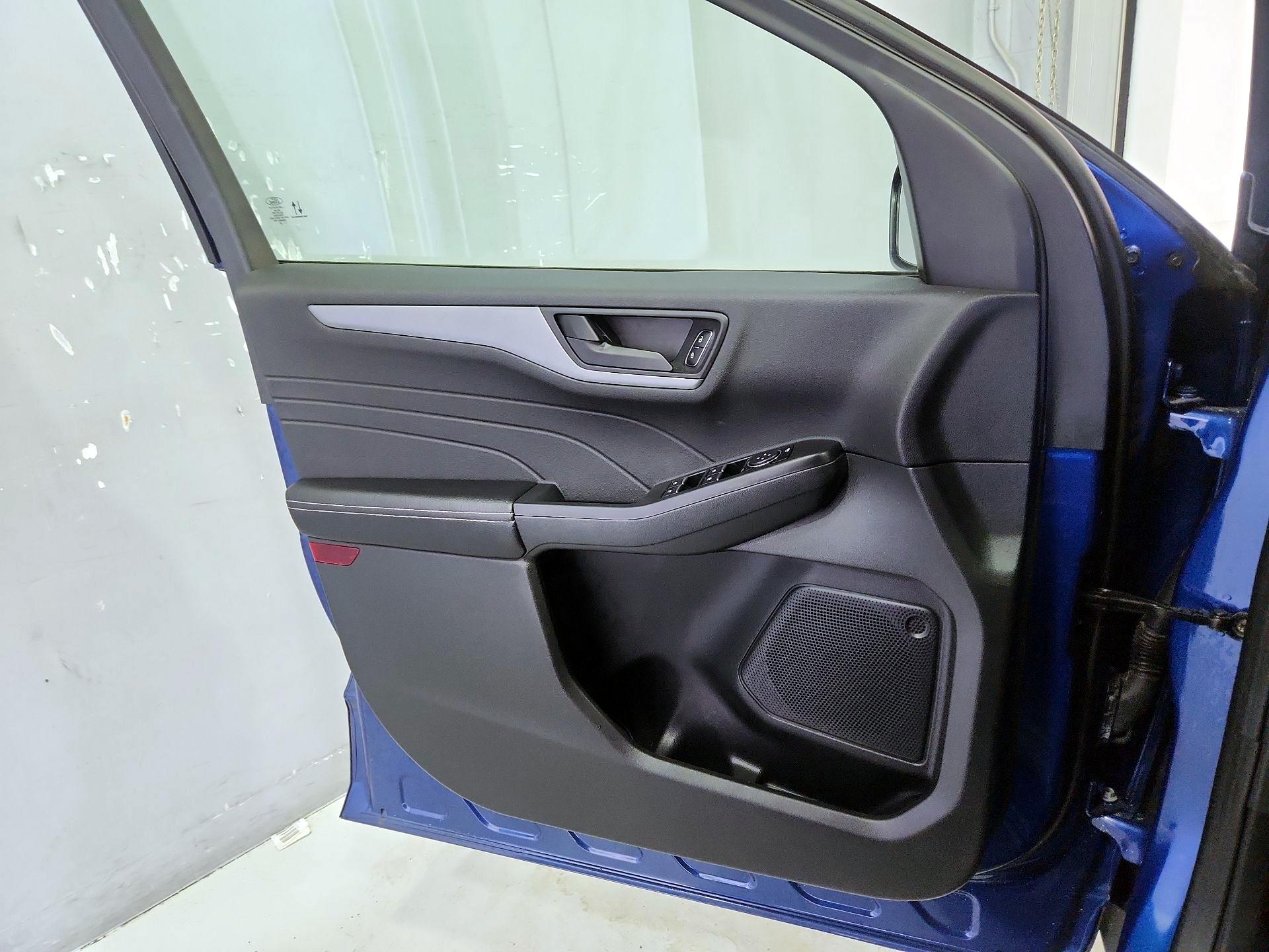 Thumbnail: 2023 Ford Escape - 12