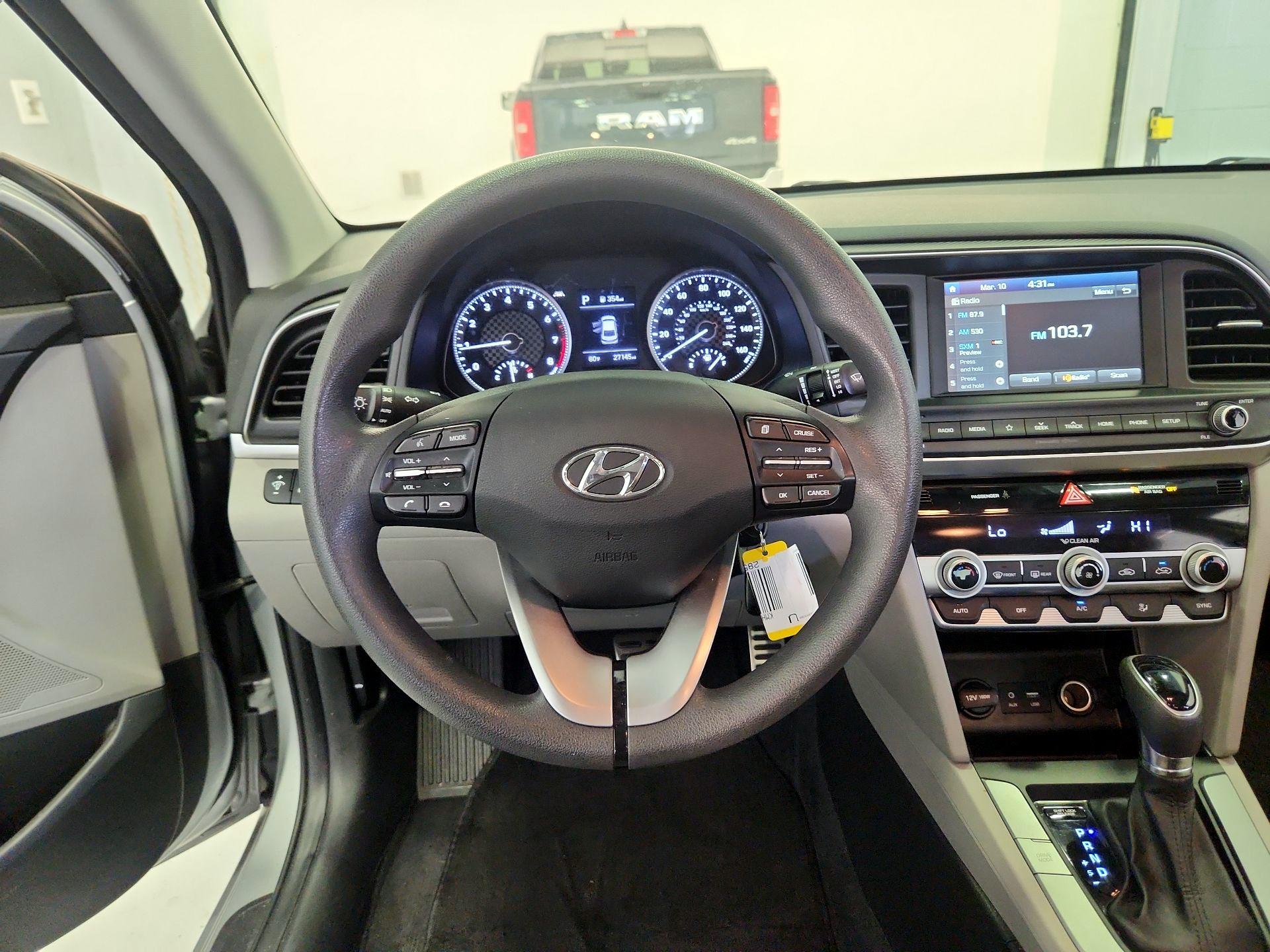 Thumbnail: 2020 Hyundai Elantra - 10