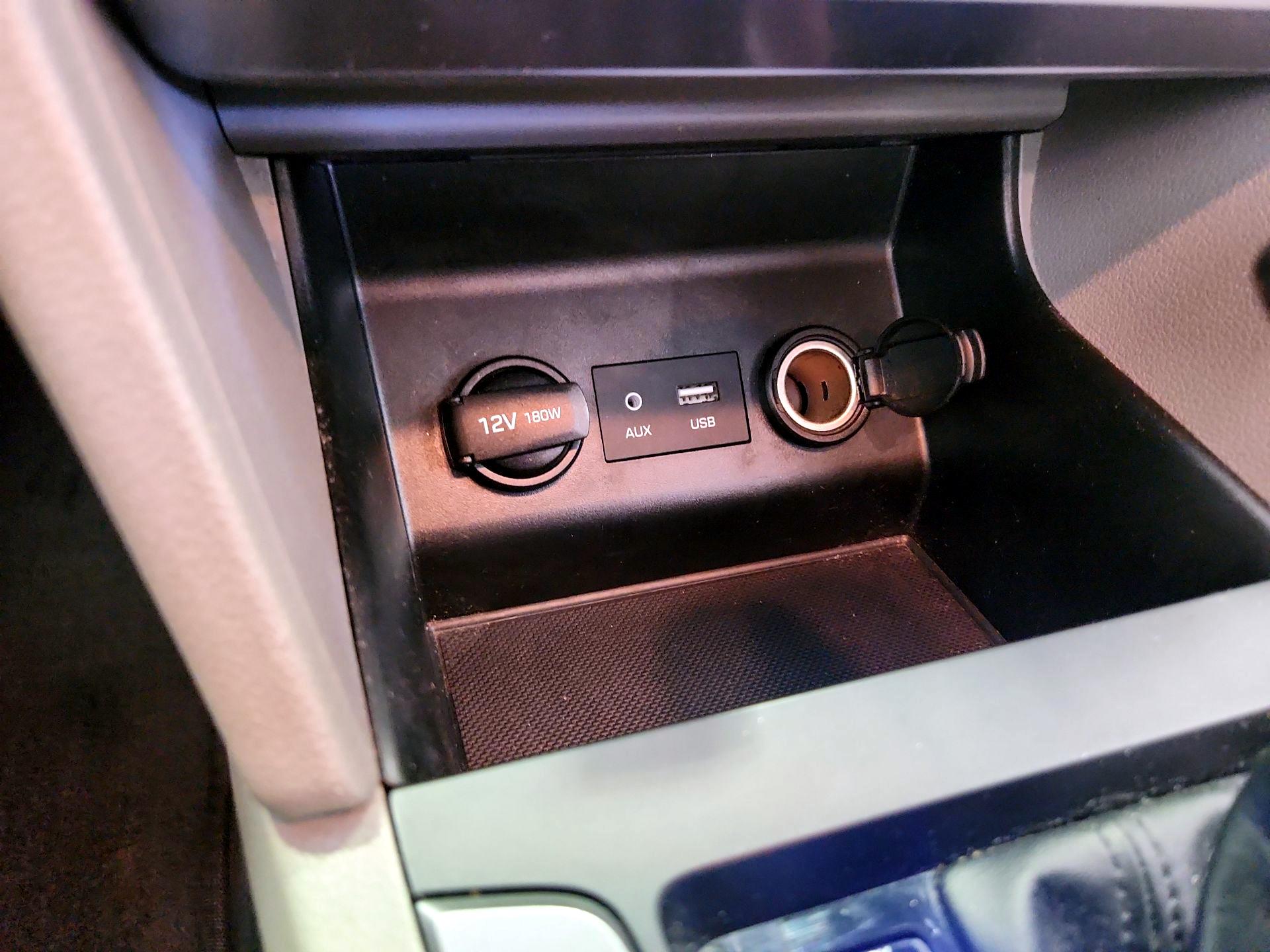 Thumbnail: 2020 Hyundai Elantra - 18