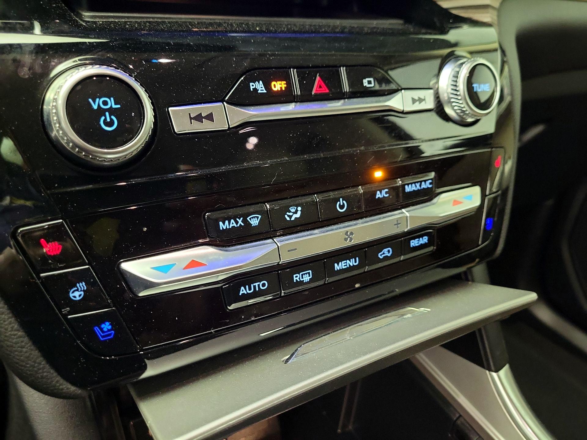 Thumbnail: 2023 Ford Explorer - 17