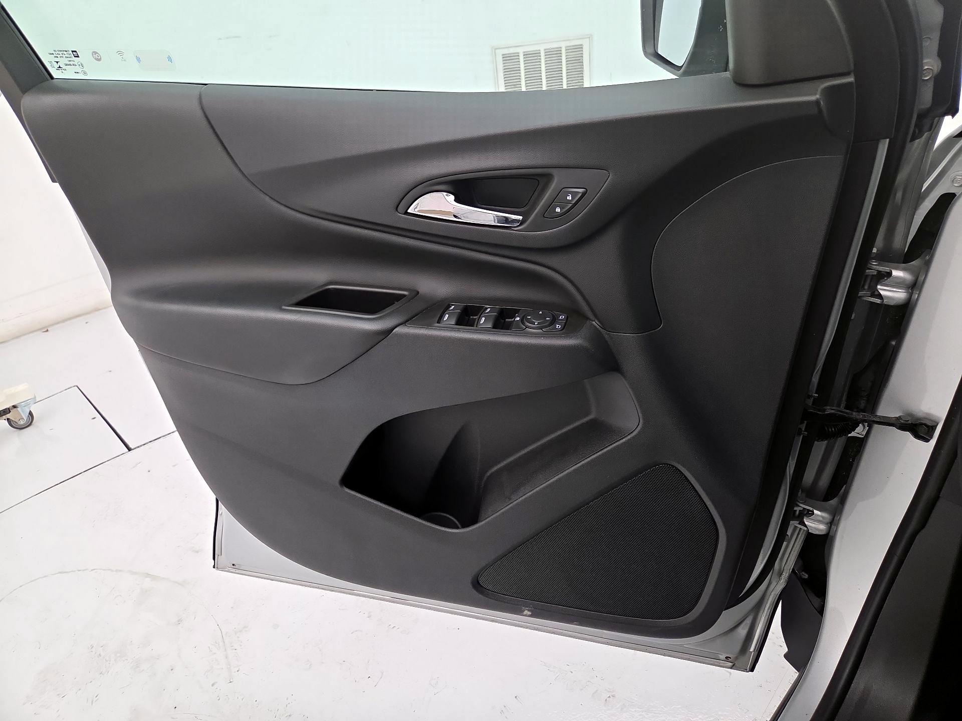 Thumbnail: 2022 Chevrolet Equinox - 12
