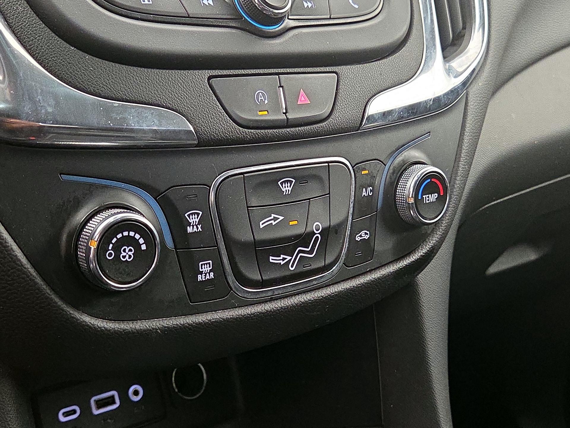 Thumbnail: 2022 Chevrolet Equinox - 16
