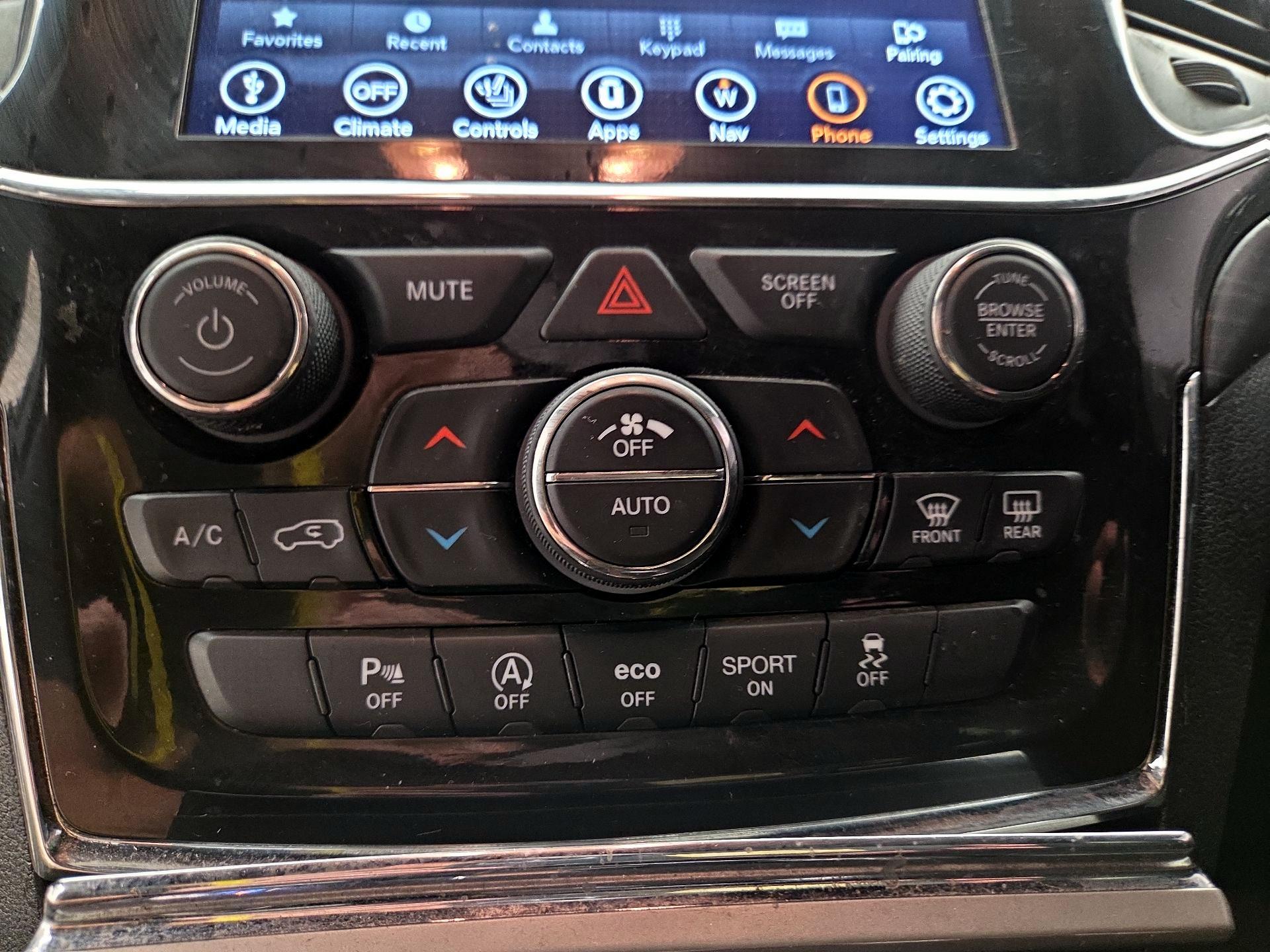Thumbnail: 2020 Jeep Grand Cherokee - 17