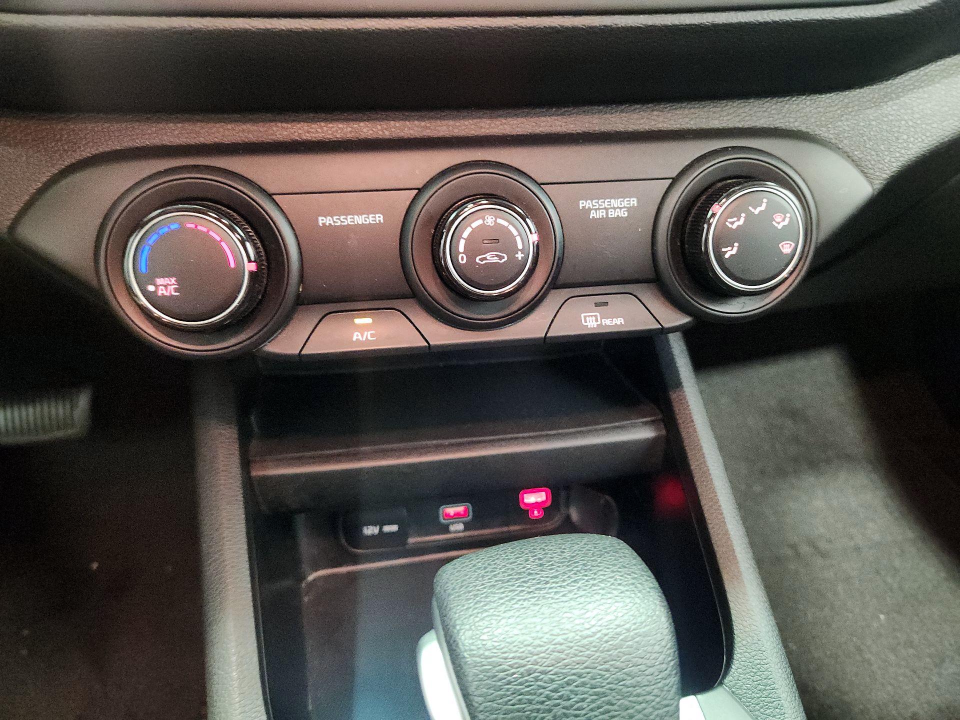 Thumbnail: 2024 Kia Forte - 16