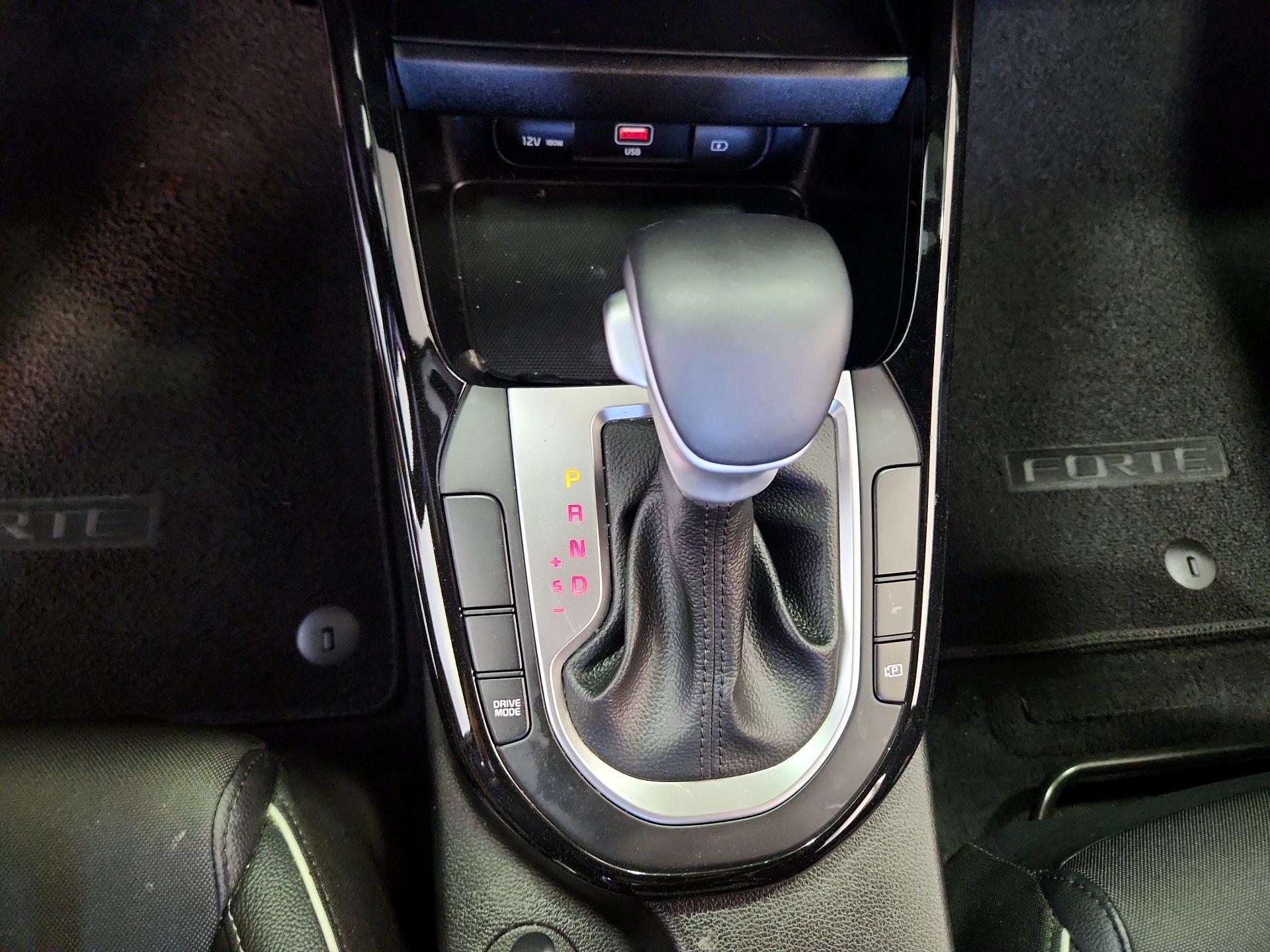 Thumbnail: 2023 Kia Forte - 17