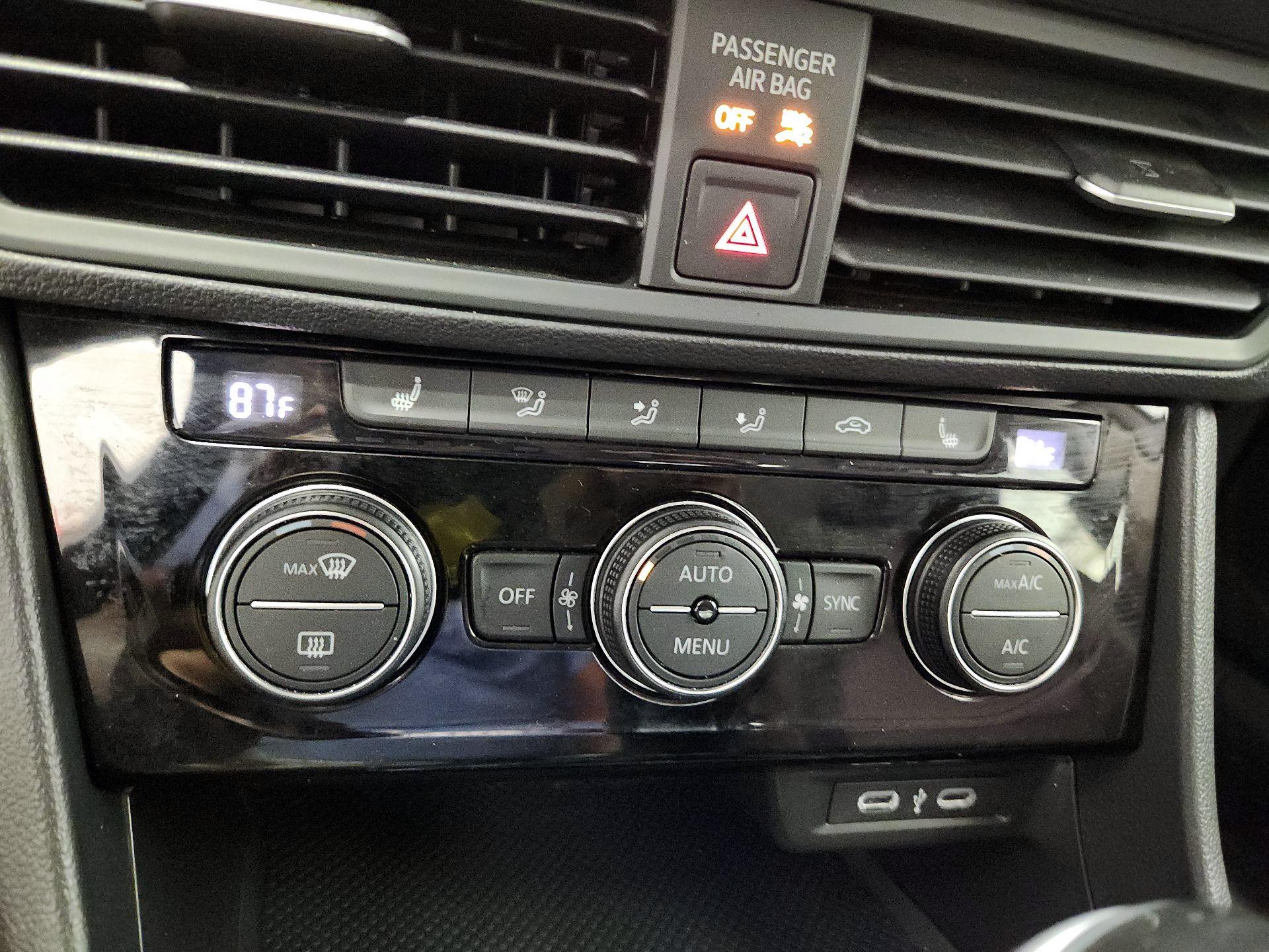 Thumbnail: 2024 Volkswagen Jetta - 16