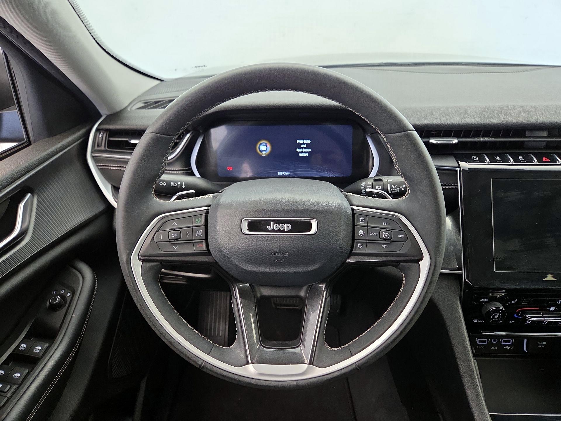 Thumbnail: 2023 Jeep Grand Cherokee - 10