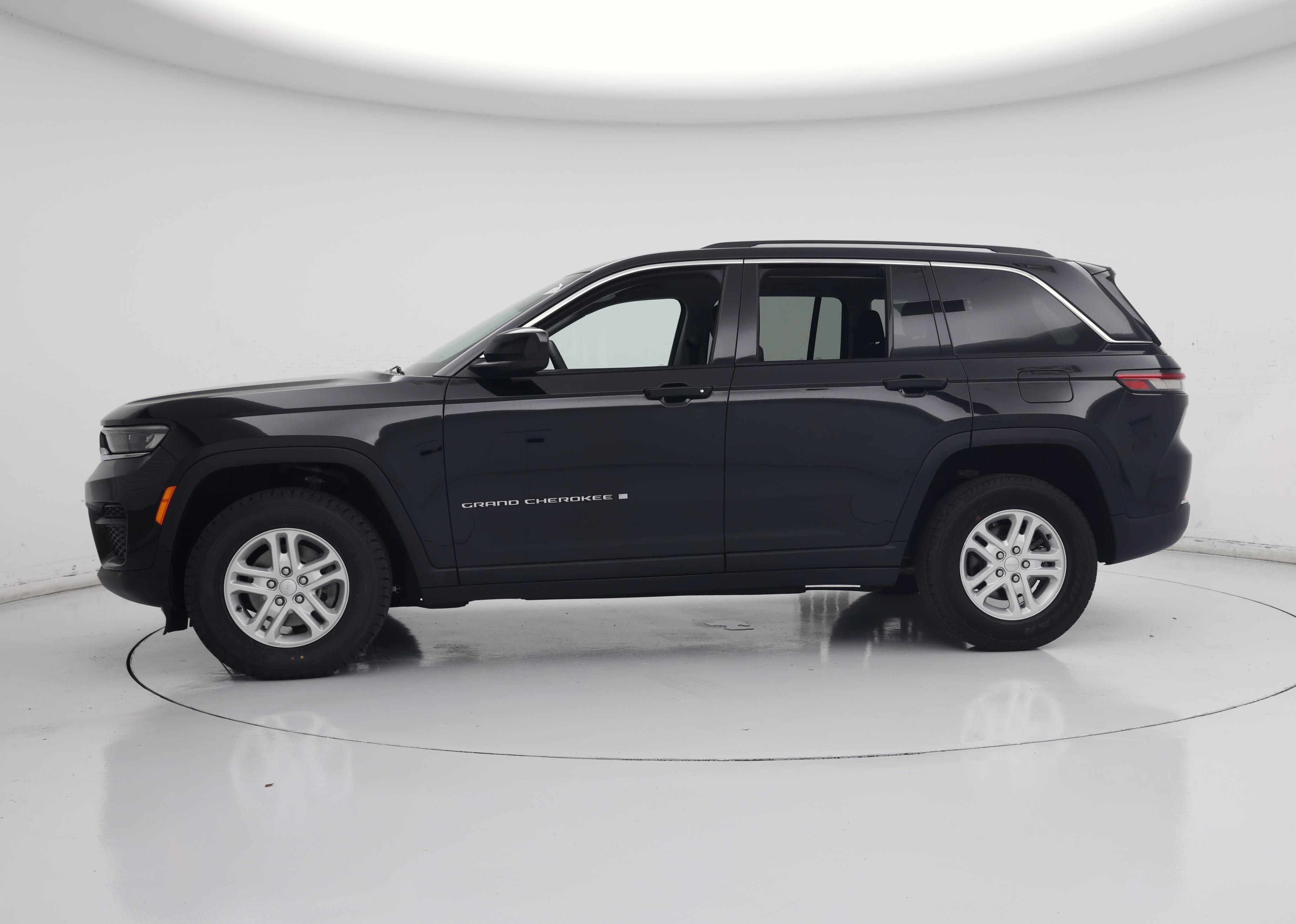 Thumbnail: 2023 Jeep Grand Cherokee - 3