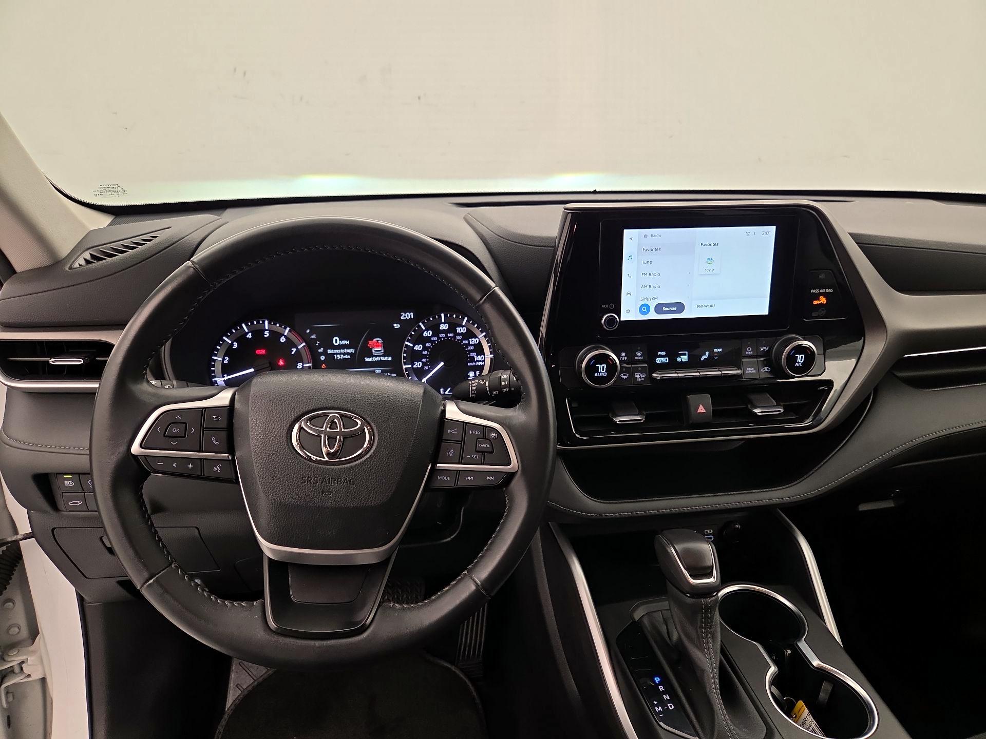 Thumbnail: 2023 Toyota Highlander - 9