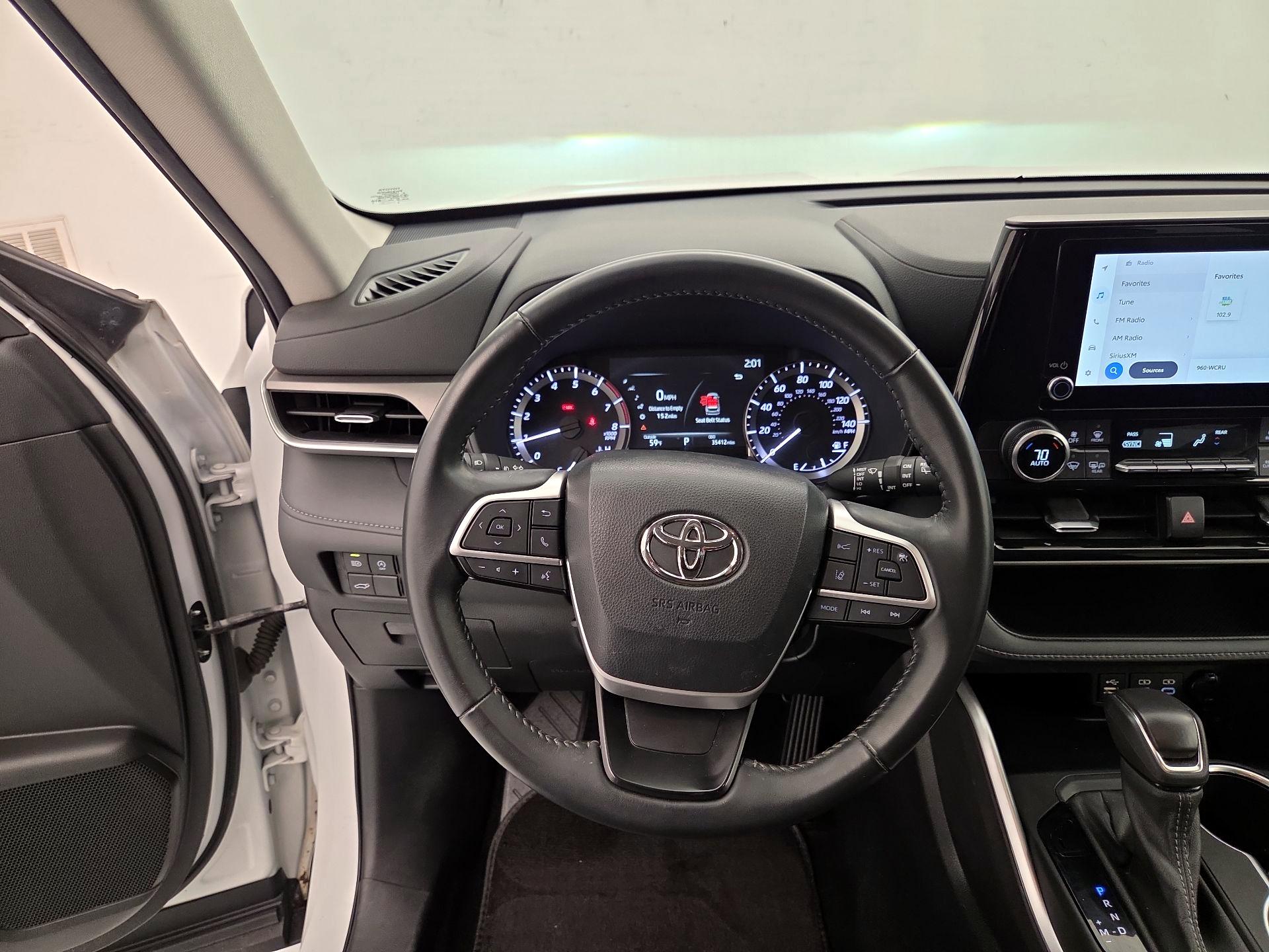 Thumbnail: 2023 Toyota Highlander - 10