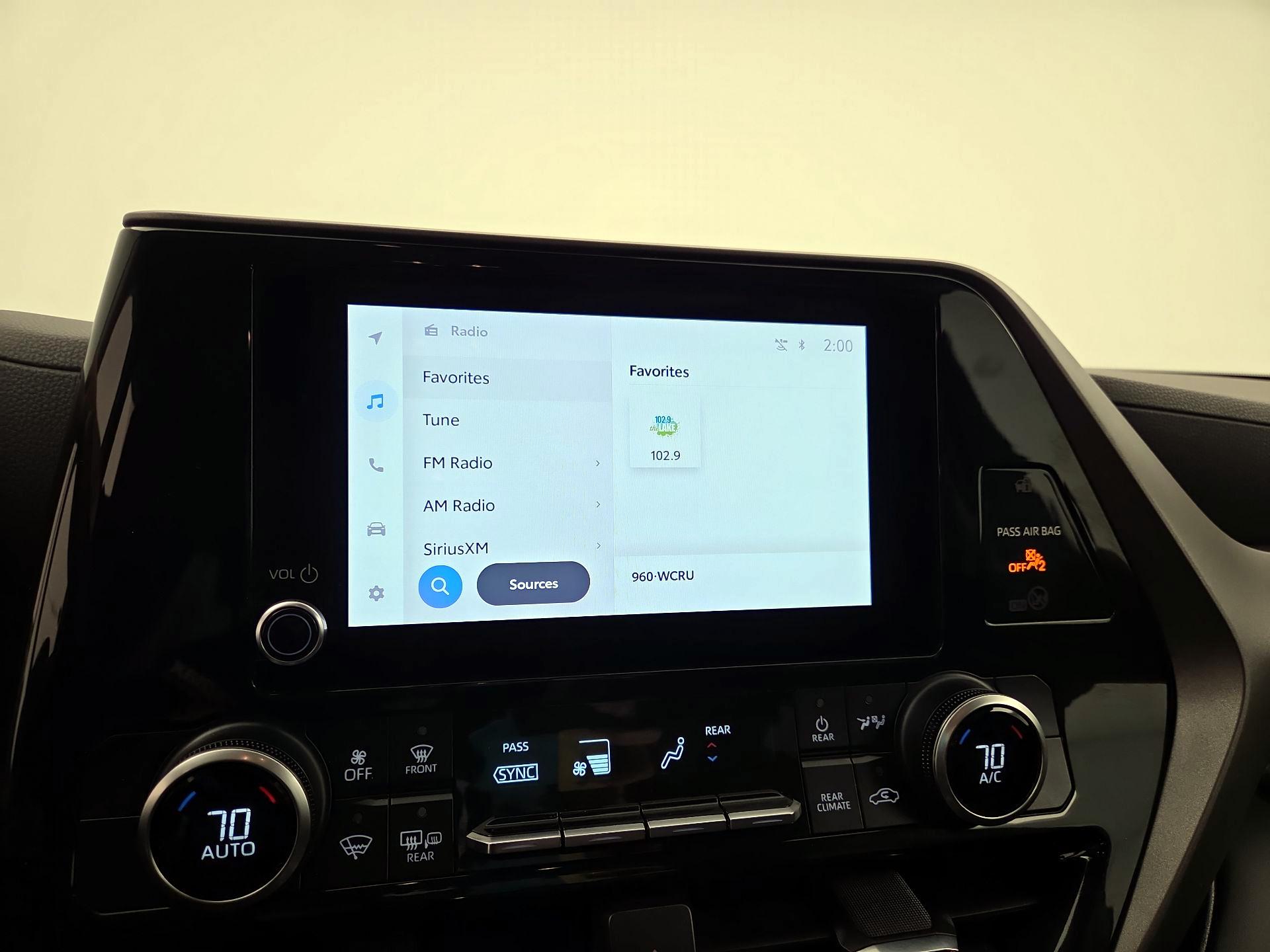 Thumbnail: 2023 Toyota Highlander - 15